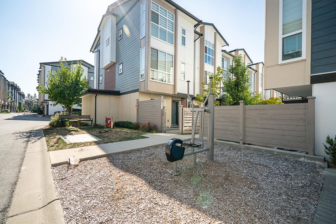 8-7670 207 Street, Langley, BC
