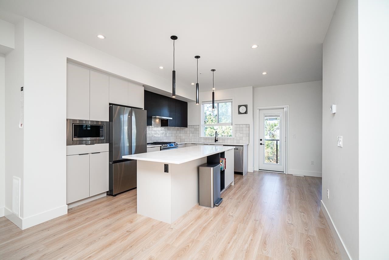 8-7670 207 Street, Langley, BC