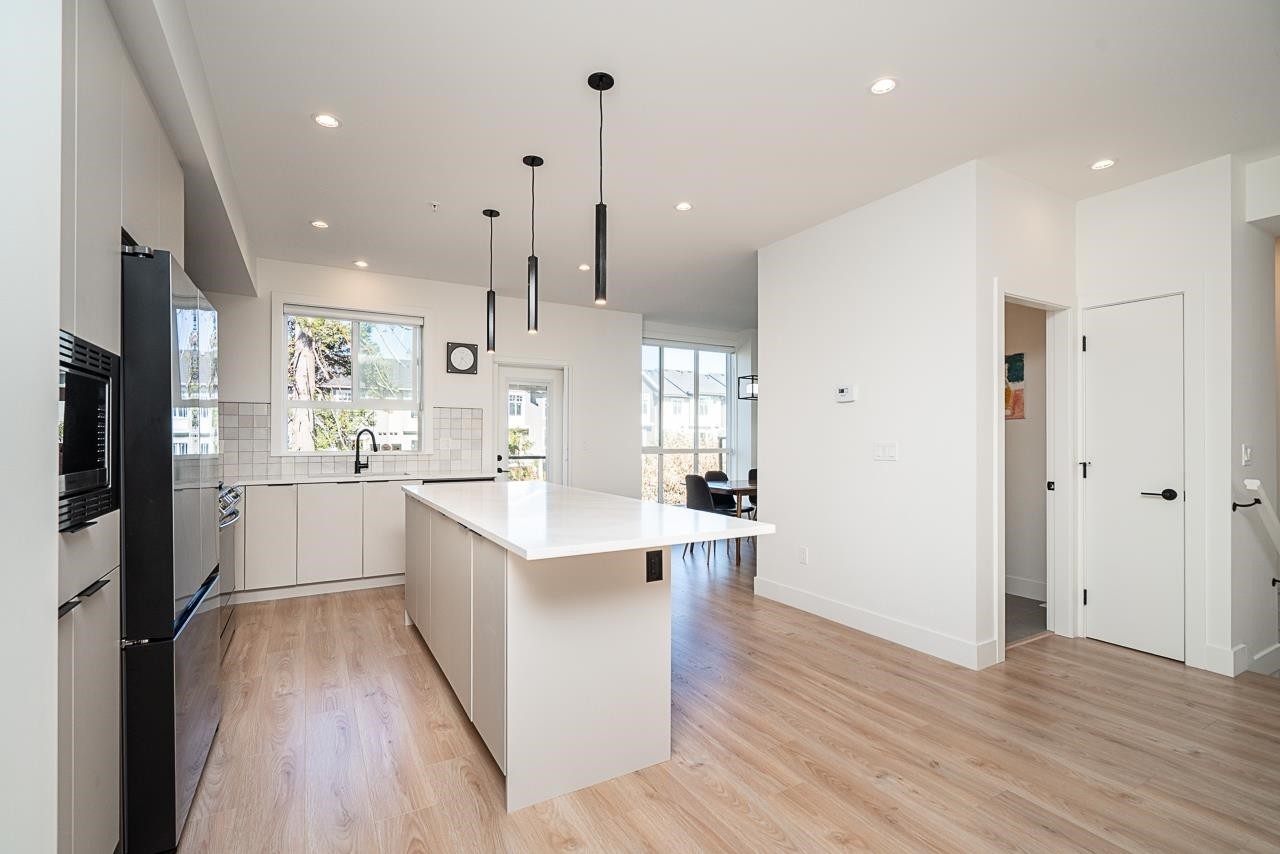 8-7670 207 Street, Langley, BC