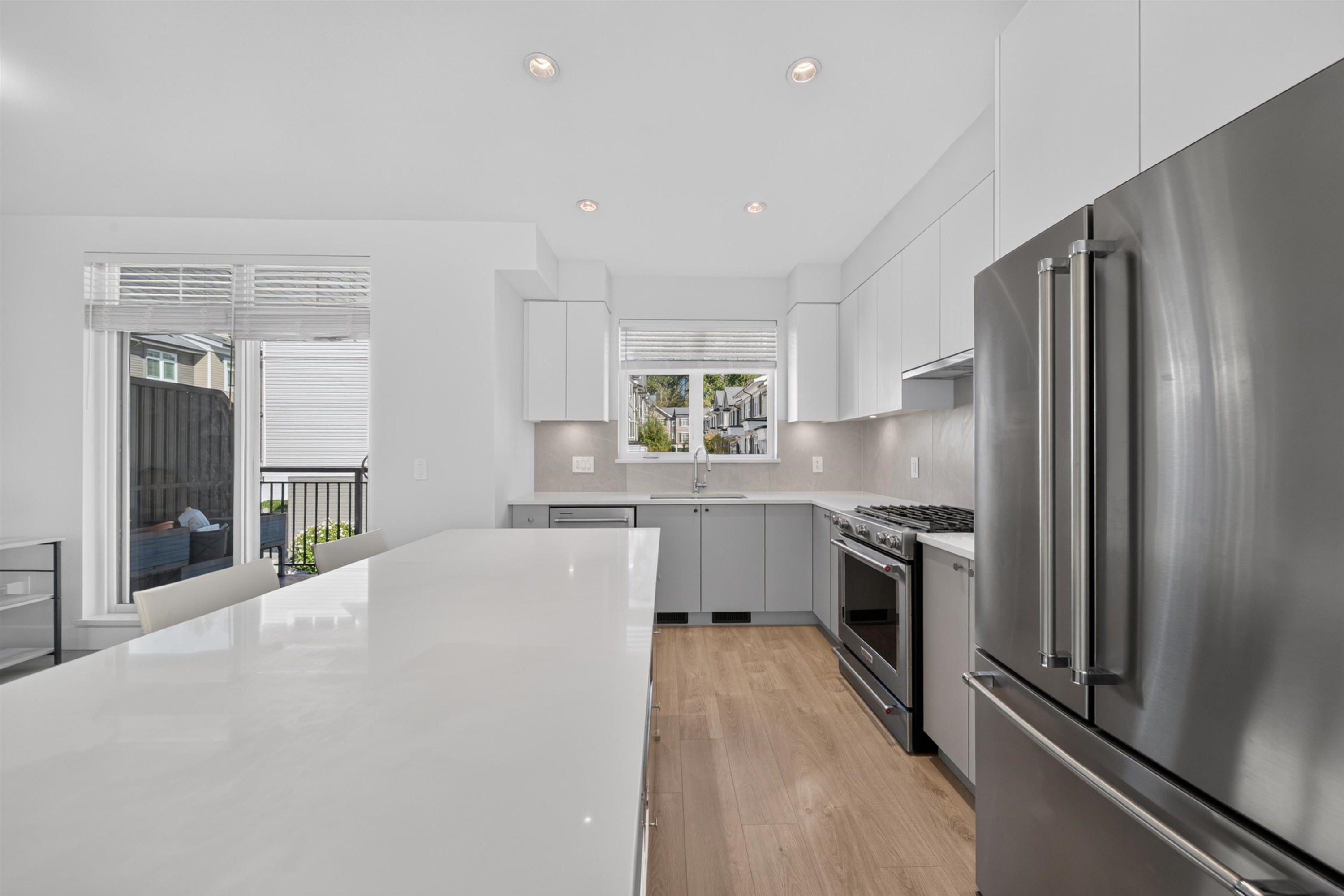 13-2070 Oak Meadows Drive, Surrey, BC