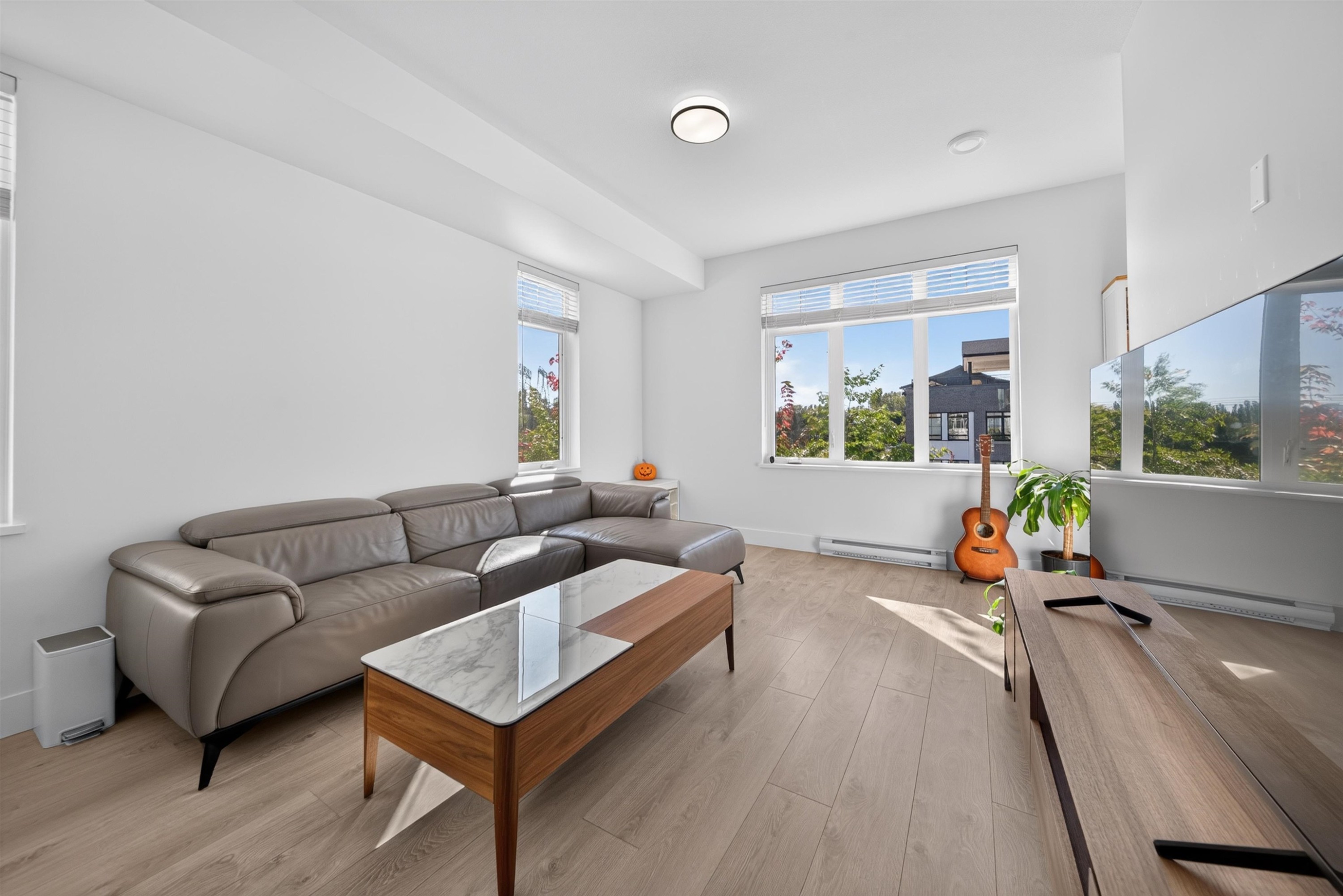 13-2070 Oak Meadows Drive, Surrey, BC