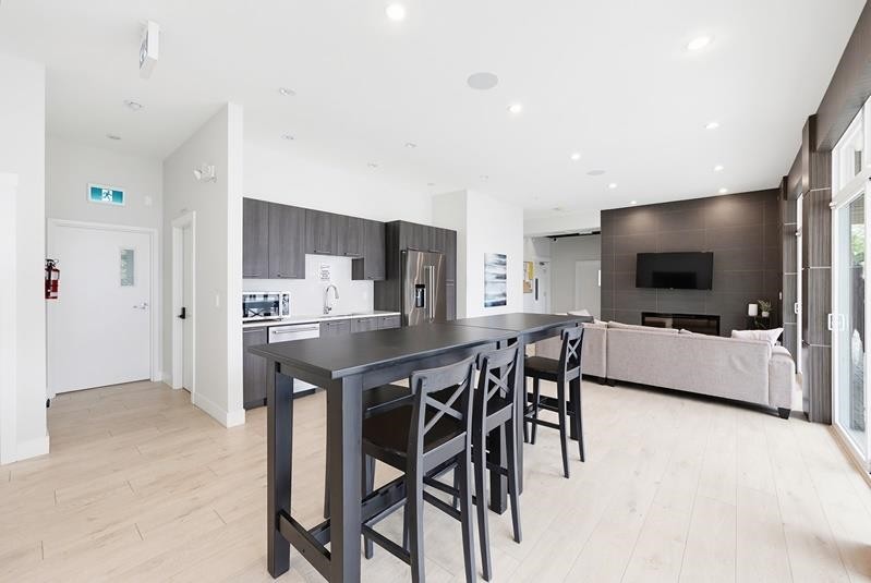 190-2277 Oak Meadows Drive, Surrey, BC