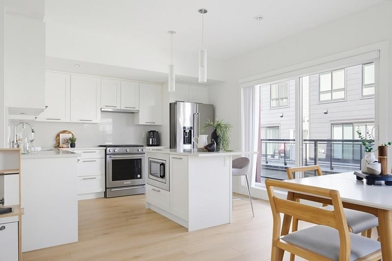 190-2277 Oak Meadows Drive, Surrey, BC