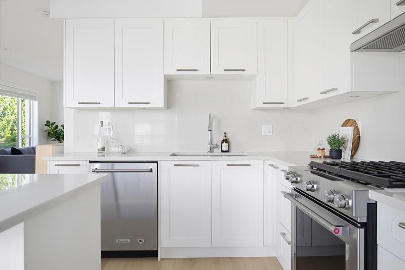190-2277 Oak Meadows Drive, Surrey, BC
