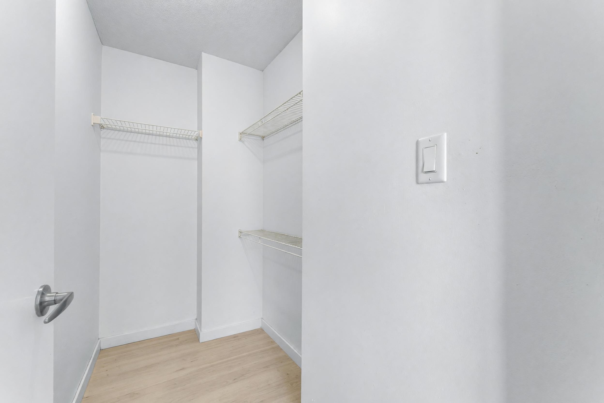 807-9981 Whalley Boulevard, Surrey, BC