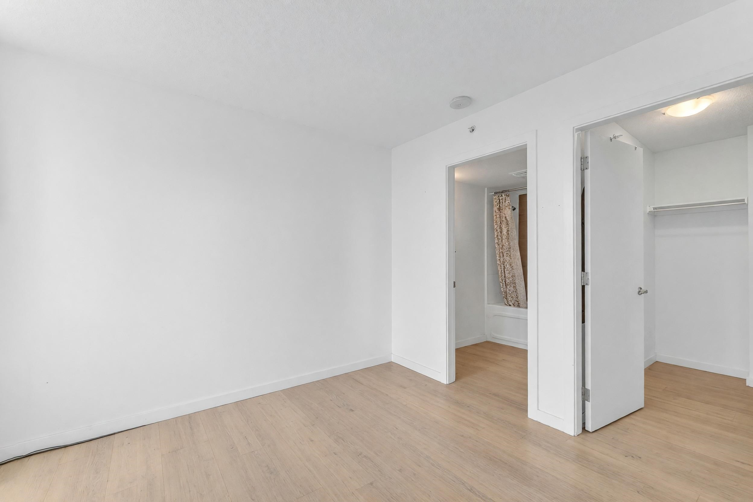 807-9981 Whalley Boulevard, Surrey, BC