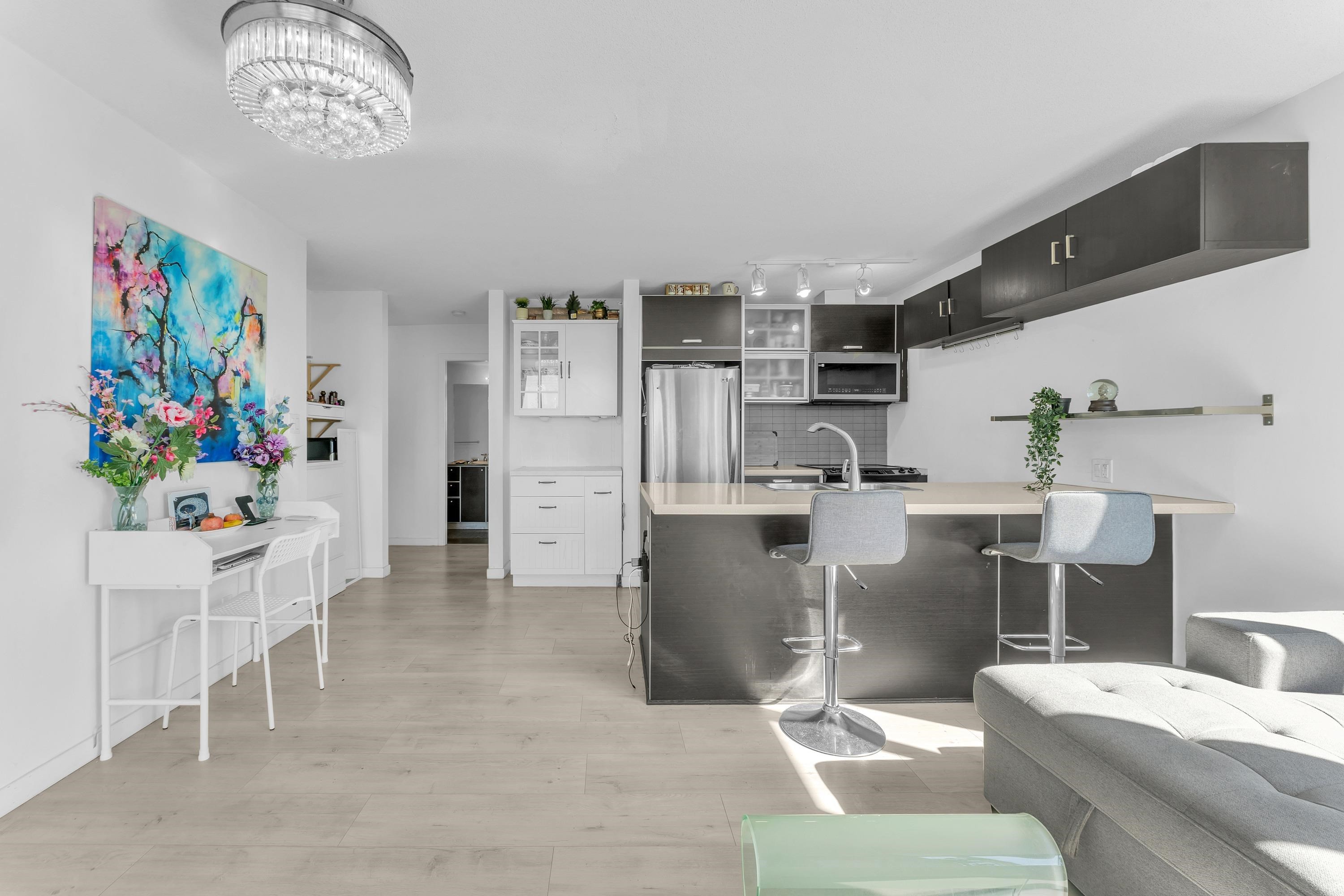 807-9981 Whalley Boulevard, Surrey, BC