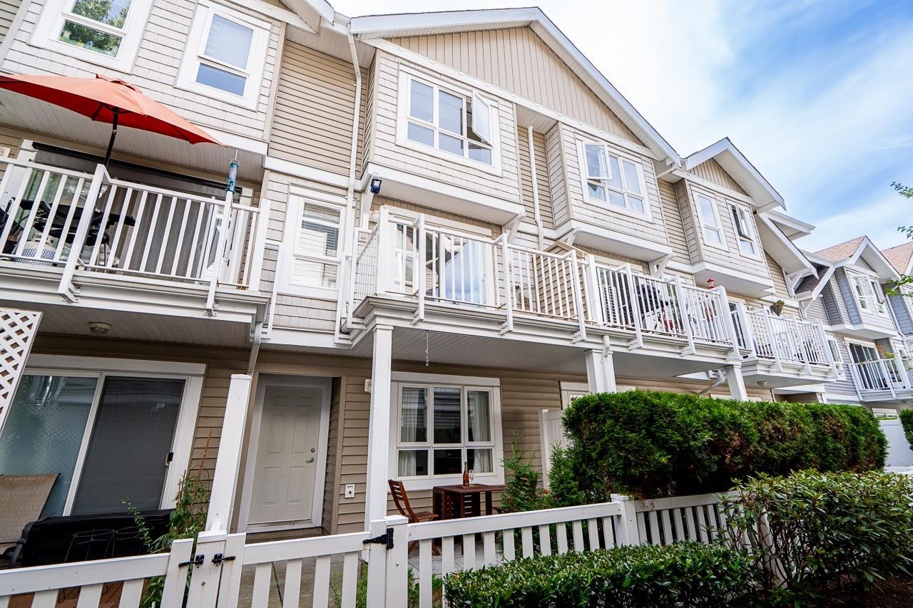 15-8968 208 Street, Langley, BC