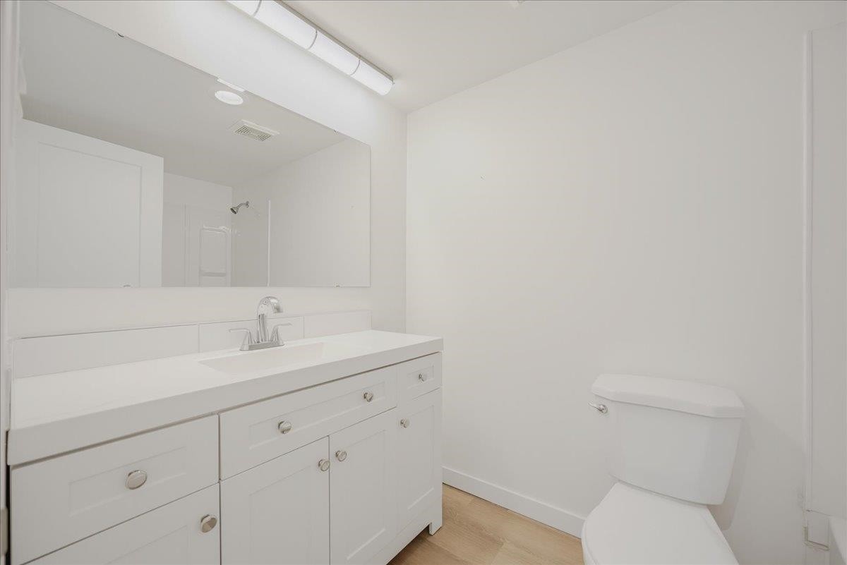 107-15020 North Bluff Road, White Rock, BC