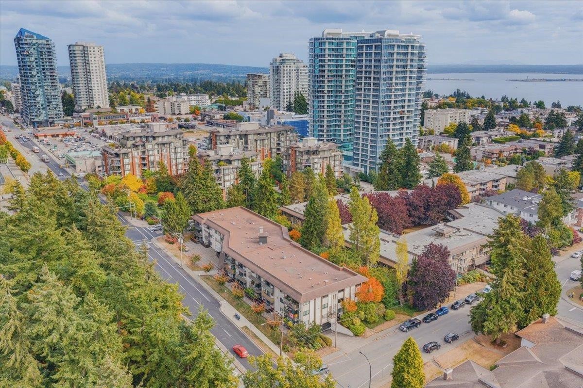 107-15020 North Bluff Road, White Rock, BC
