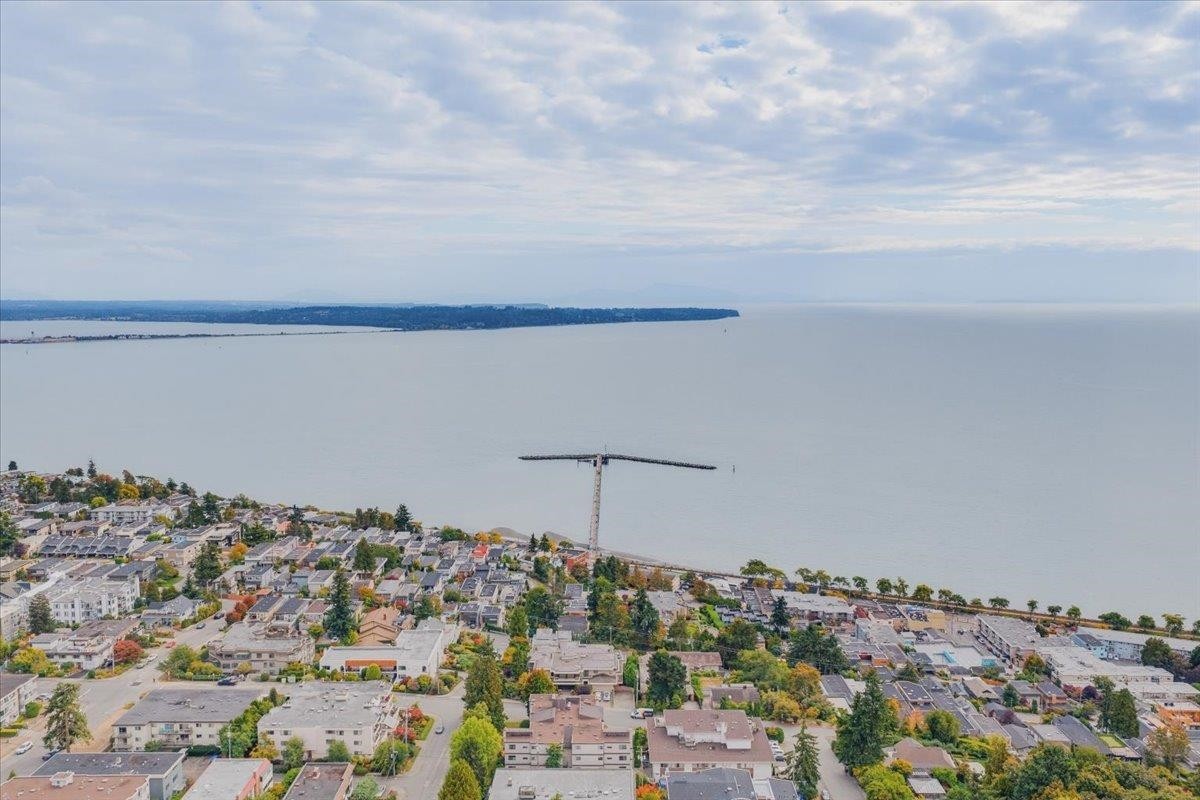107-15020 North Bluff Road, White Rock, BC