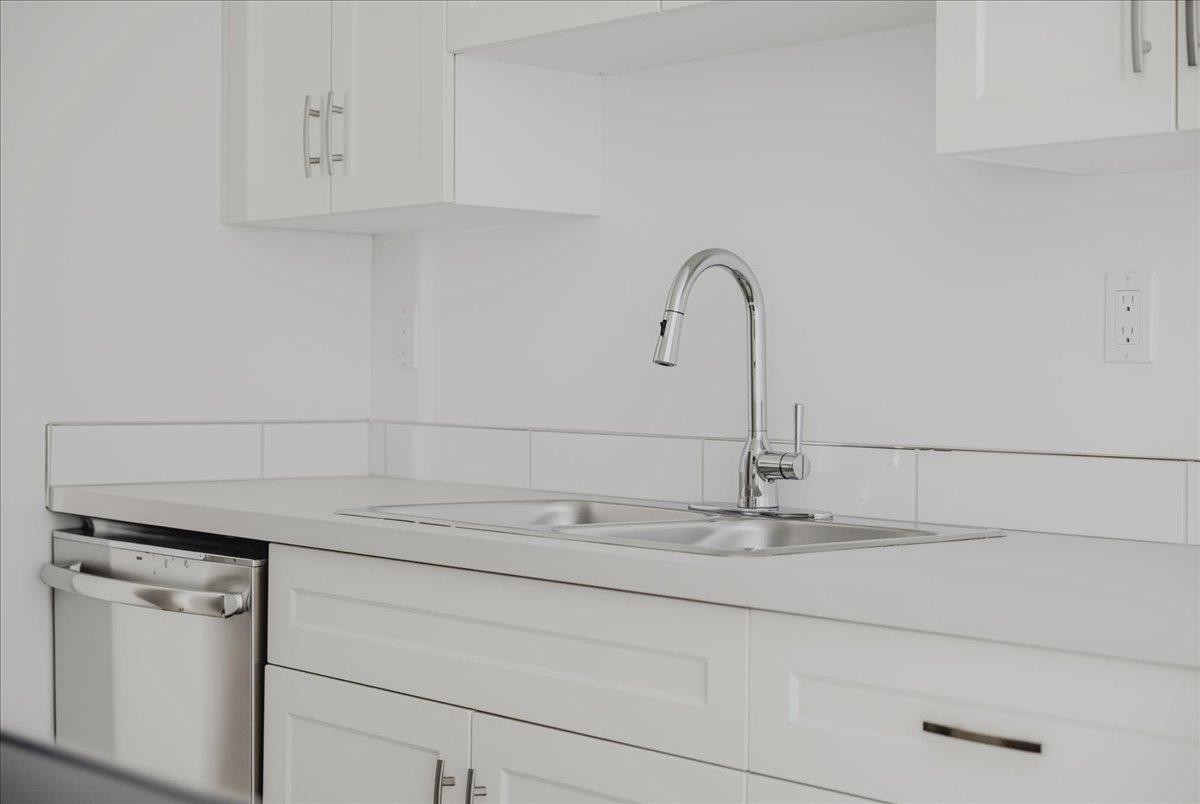 107-15020 North Bluff Road, White Rock, BC