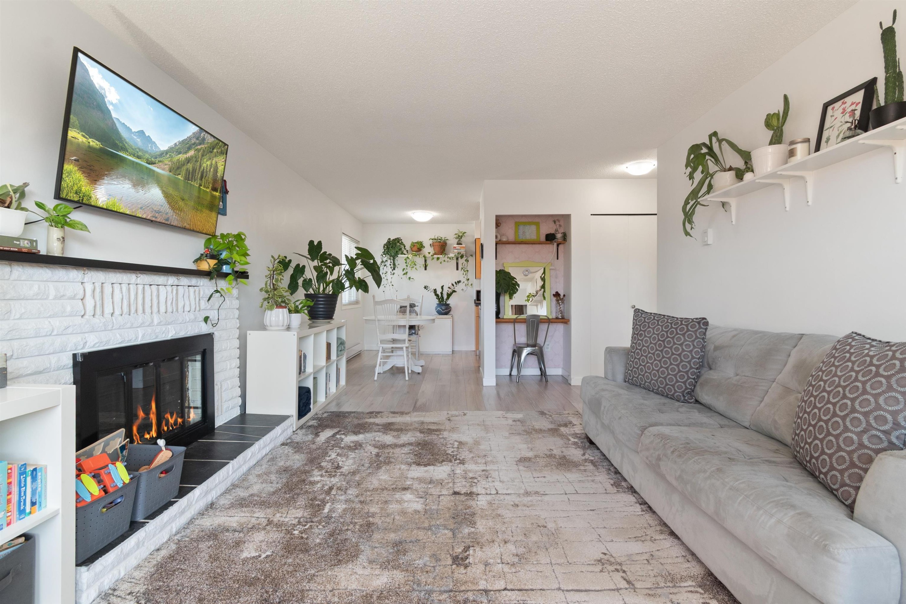 313-2211 Clearbrook Road, Abbotsford, BC