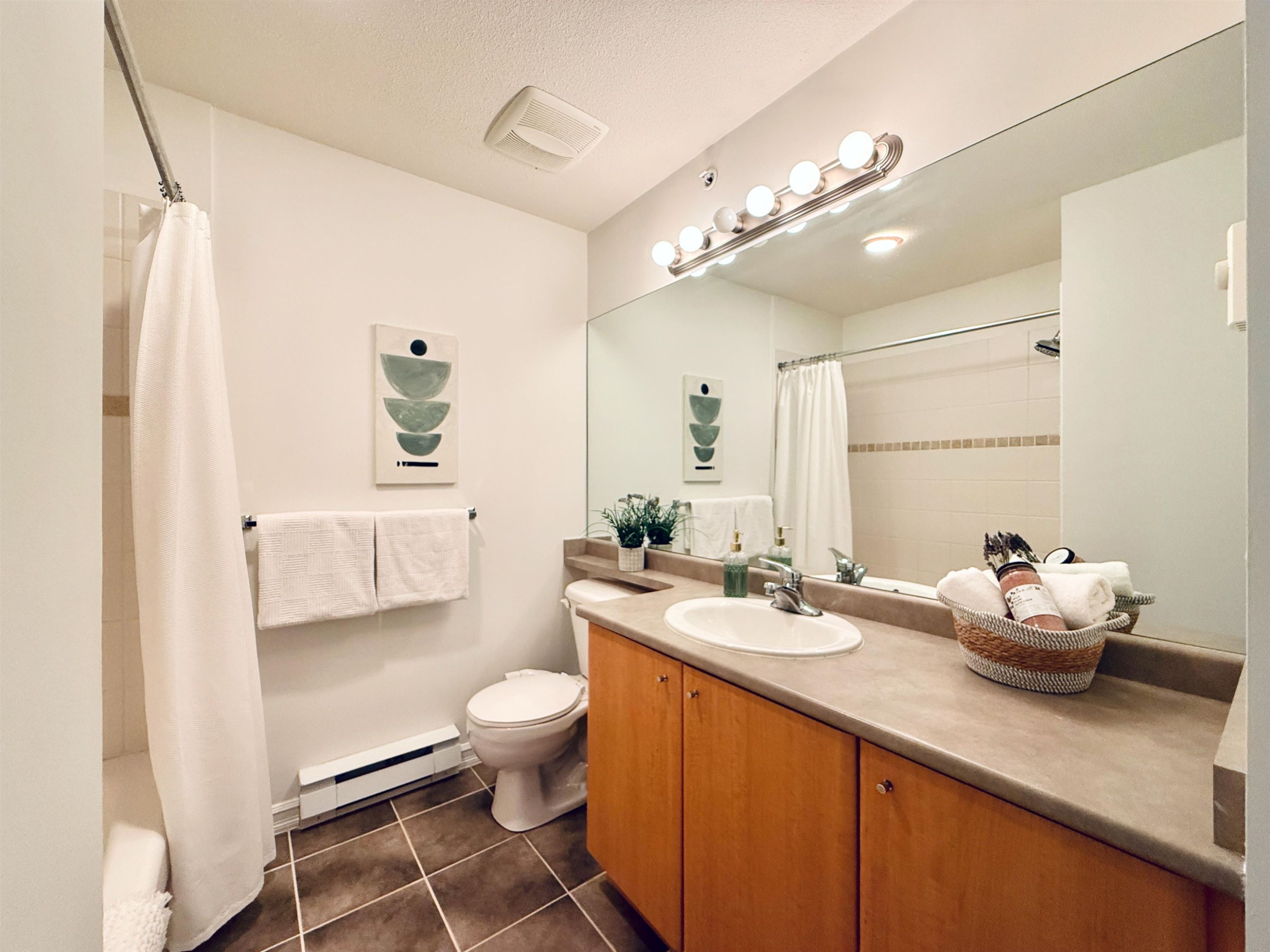 403-10088 148 Street, Surrey, BC