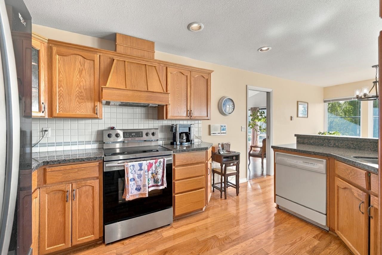 17037 0 Avenue, Surrey, BC