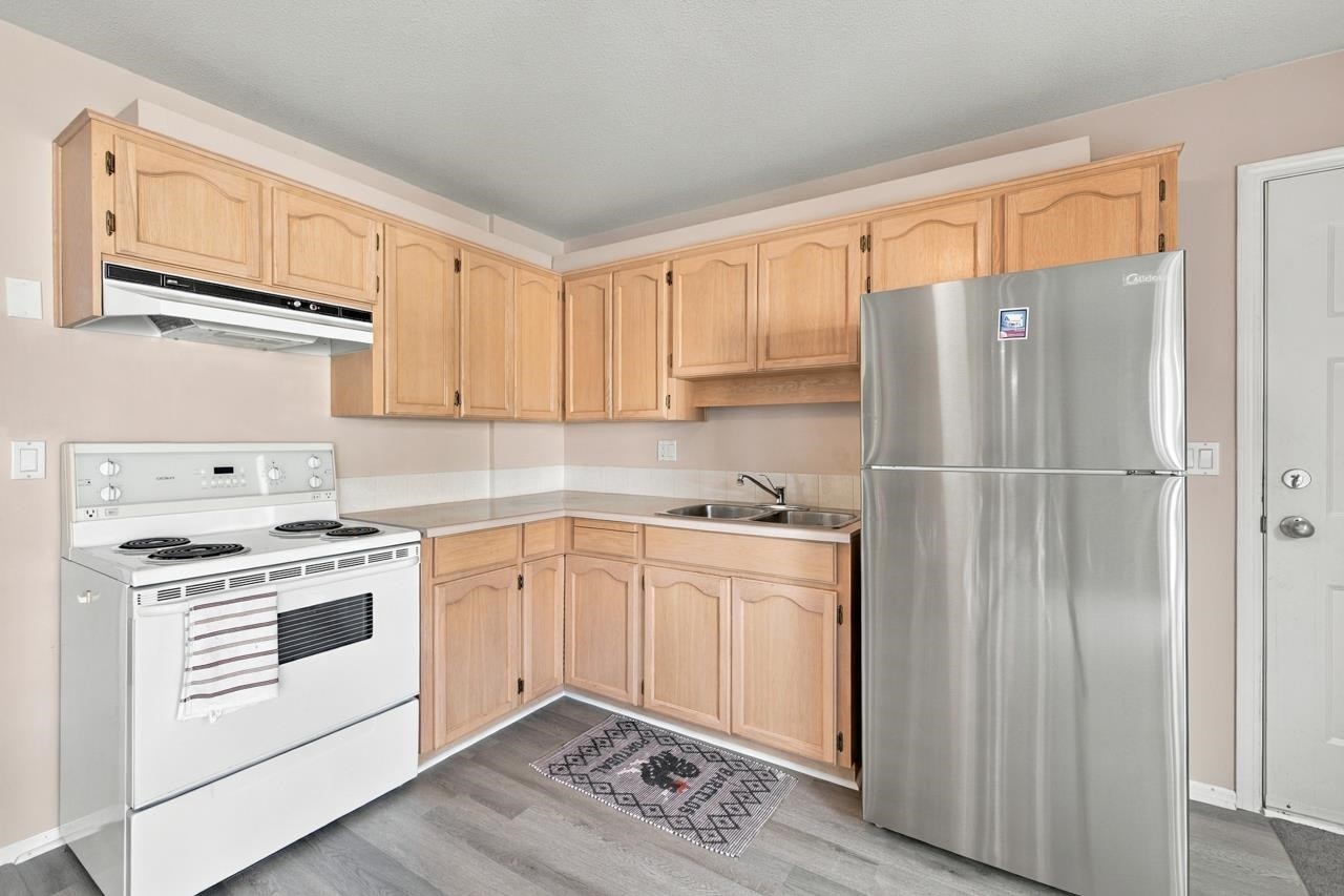 17037 0 Avenue, Surrey, BC