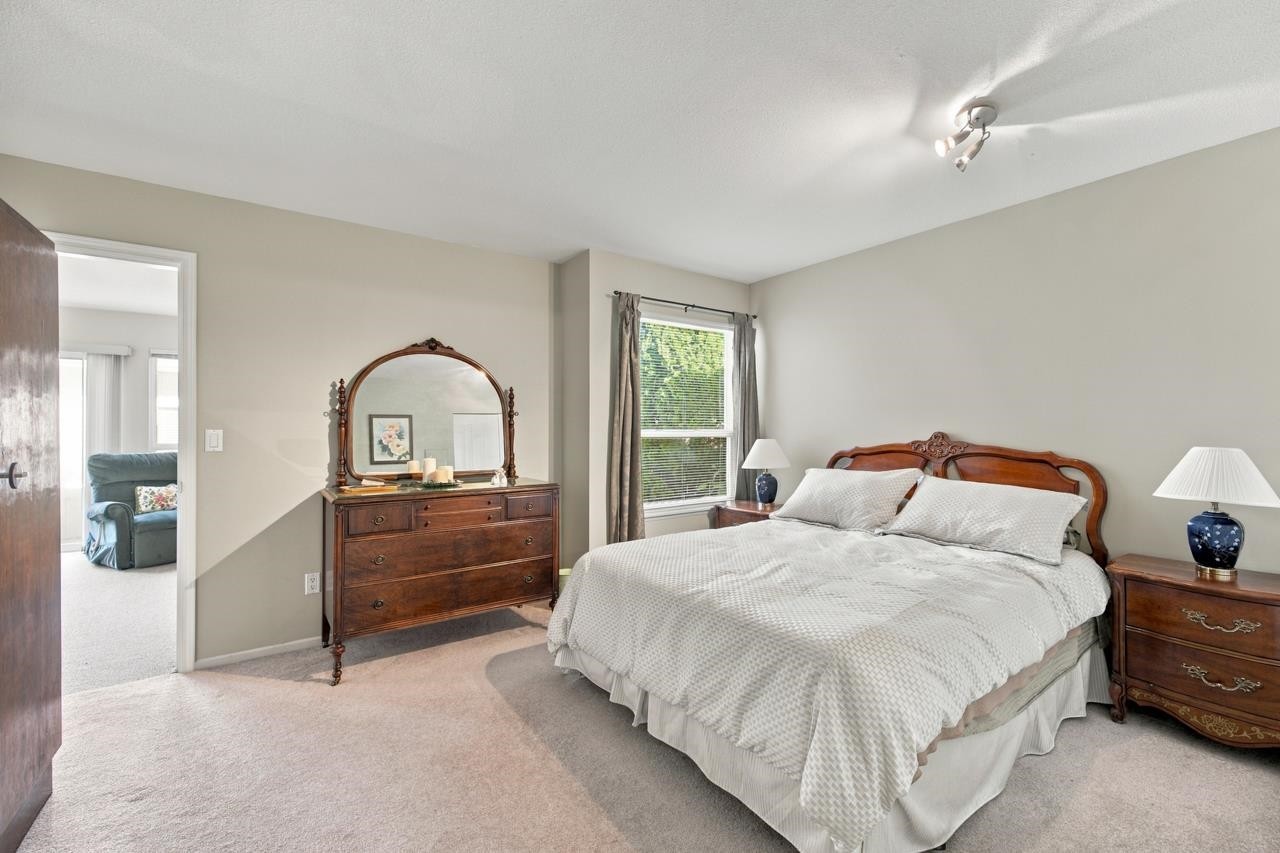 17037 0 Avenue, Surrey, BC