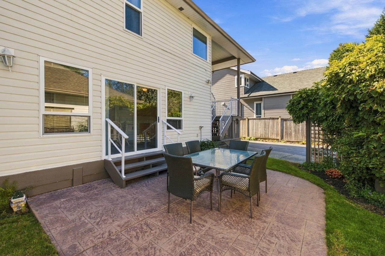 17037 0 Avenue, Surrey, BC