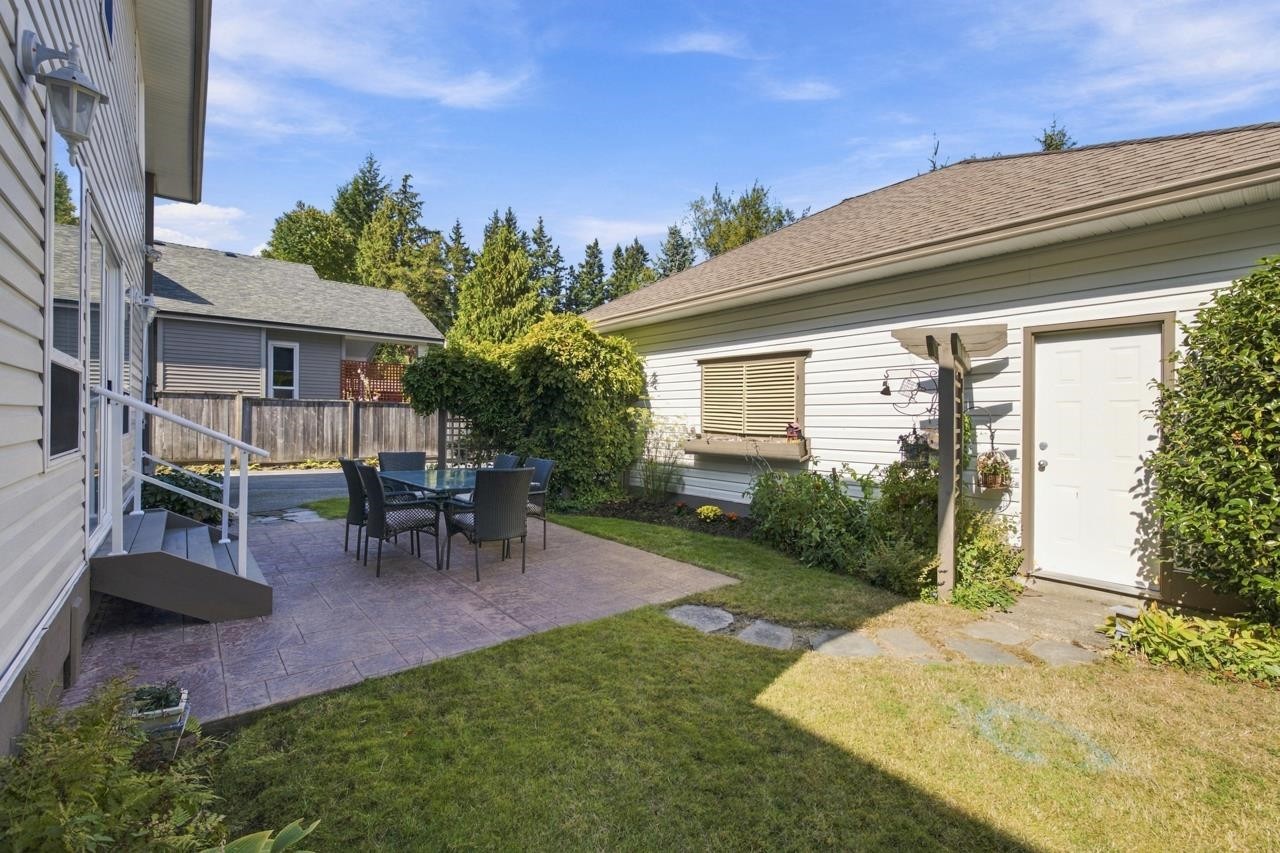 17037 0 Avenue, Surrey, BC