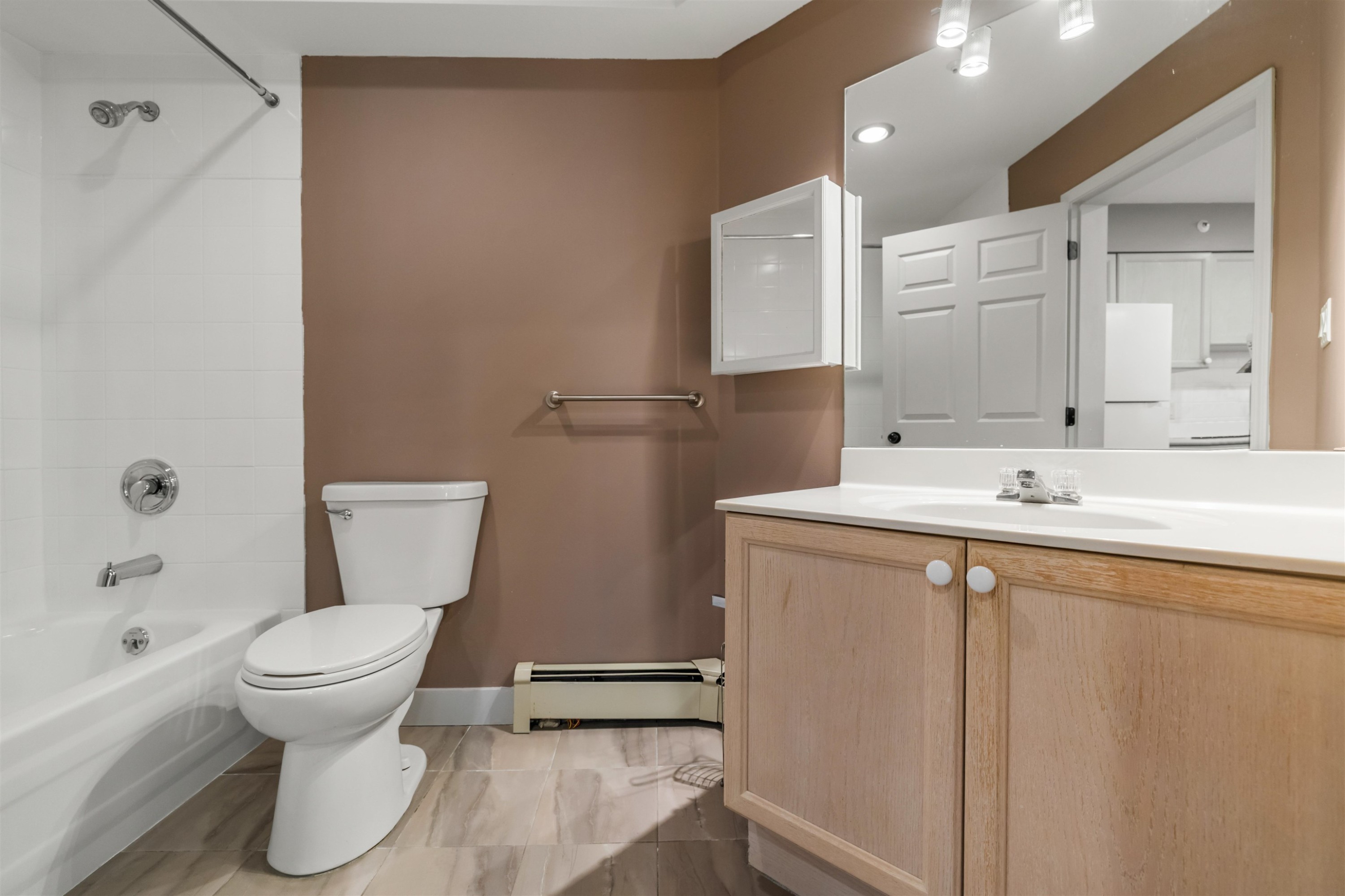 306-15233 Pacific Avenue, White Rock, BC