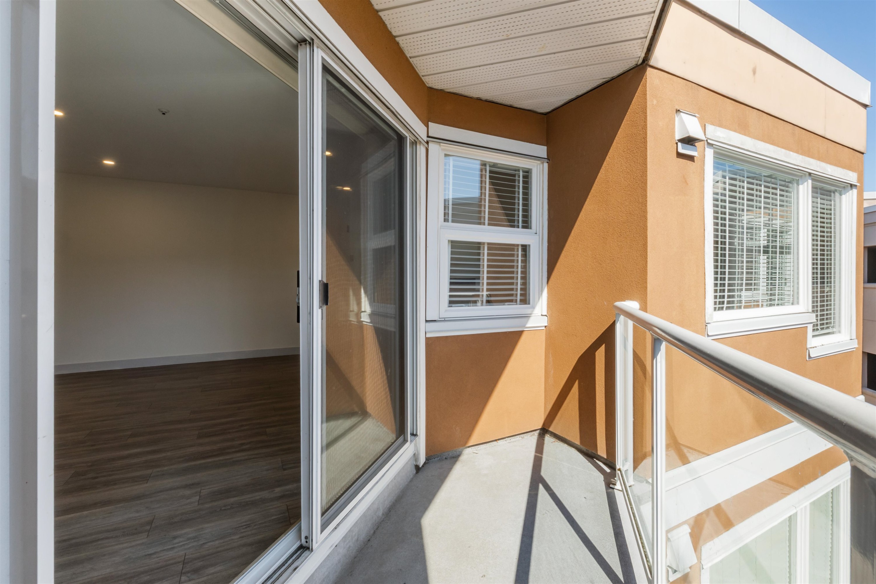 306-15233 Pacific Avenue, White Rock, BC