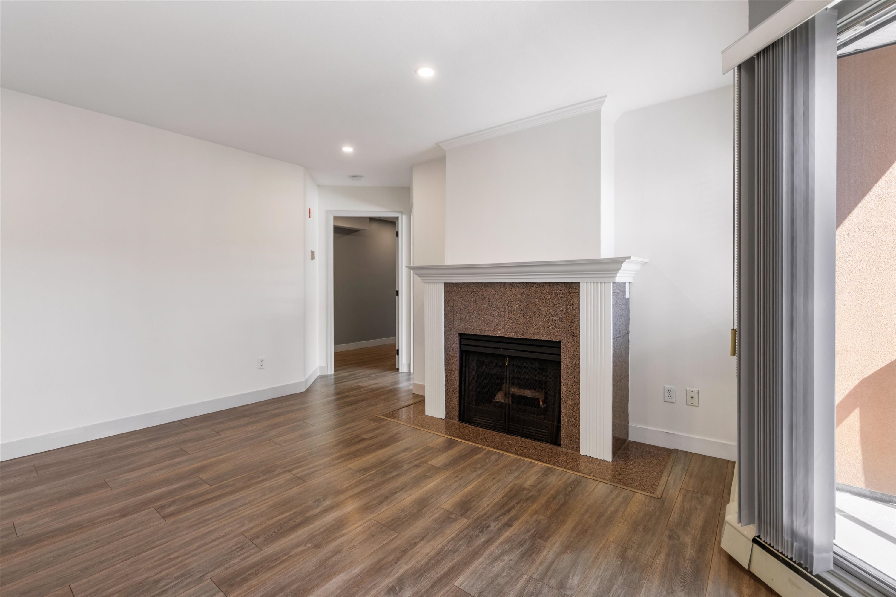 306-15233 Pacific Avenue, White Rock, BC