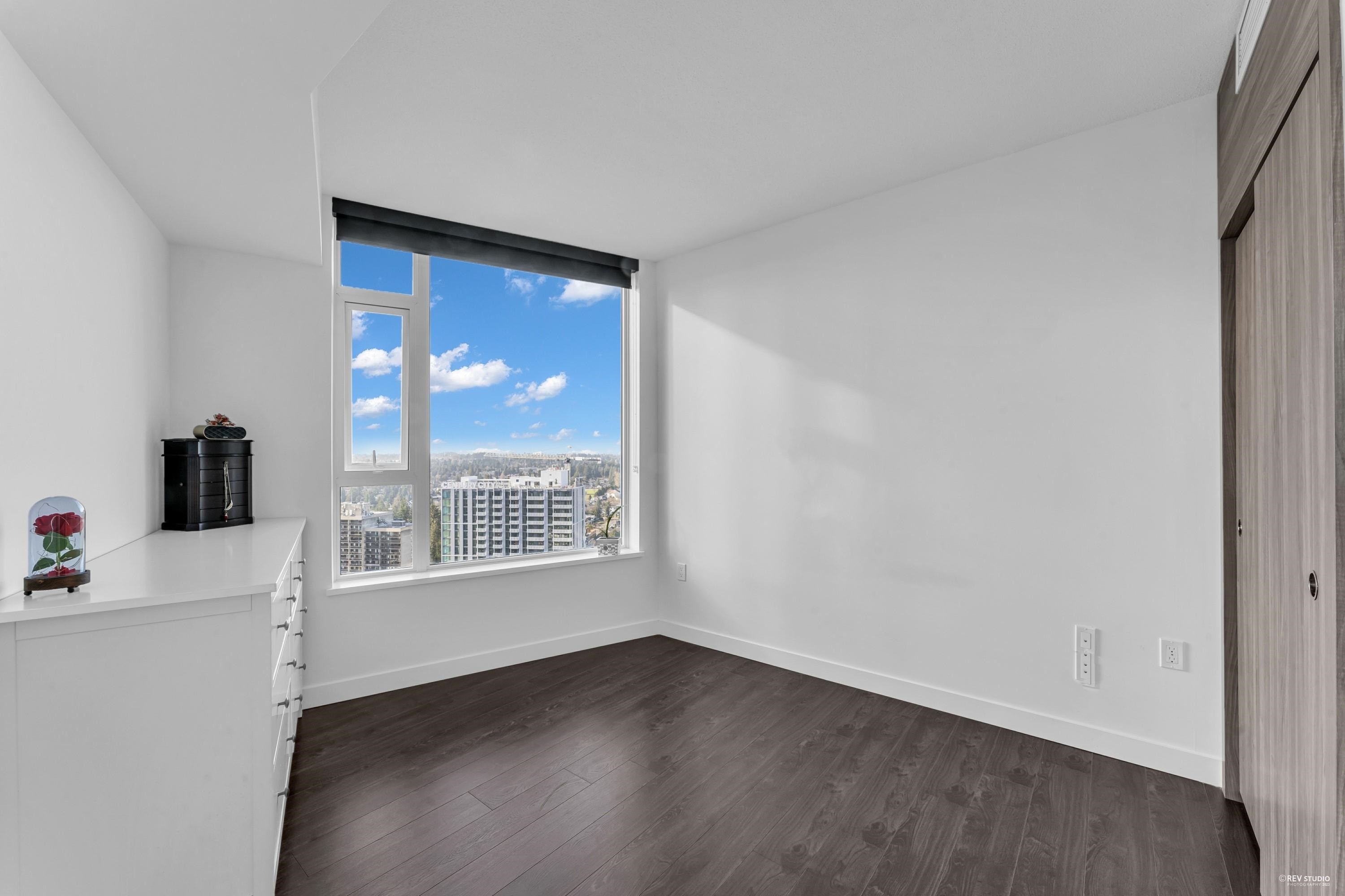 2710-9887 Whalley Boulevard, Surrey, BC