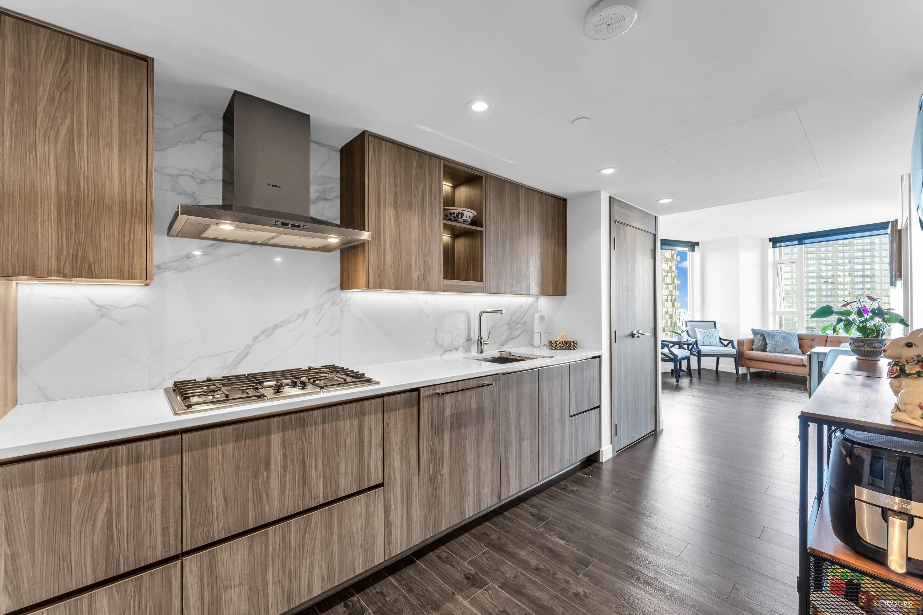 2710-9887 Whalley Boulevard, Surrey, BC