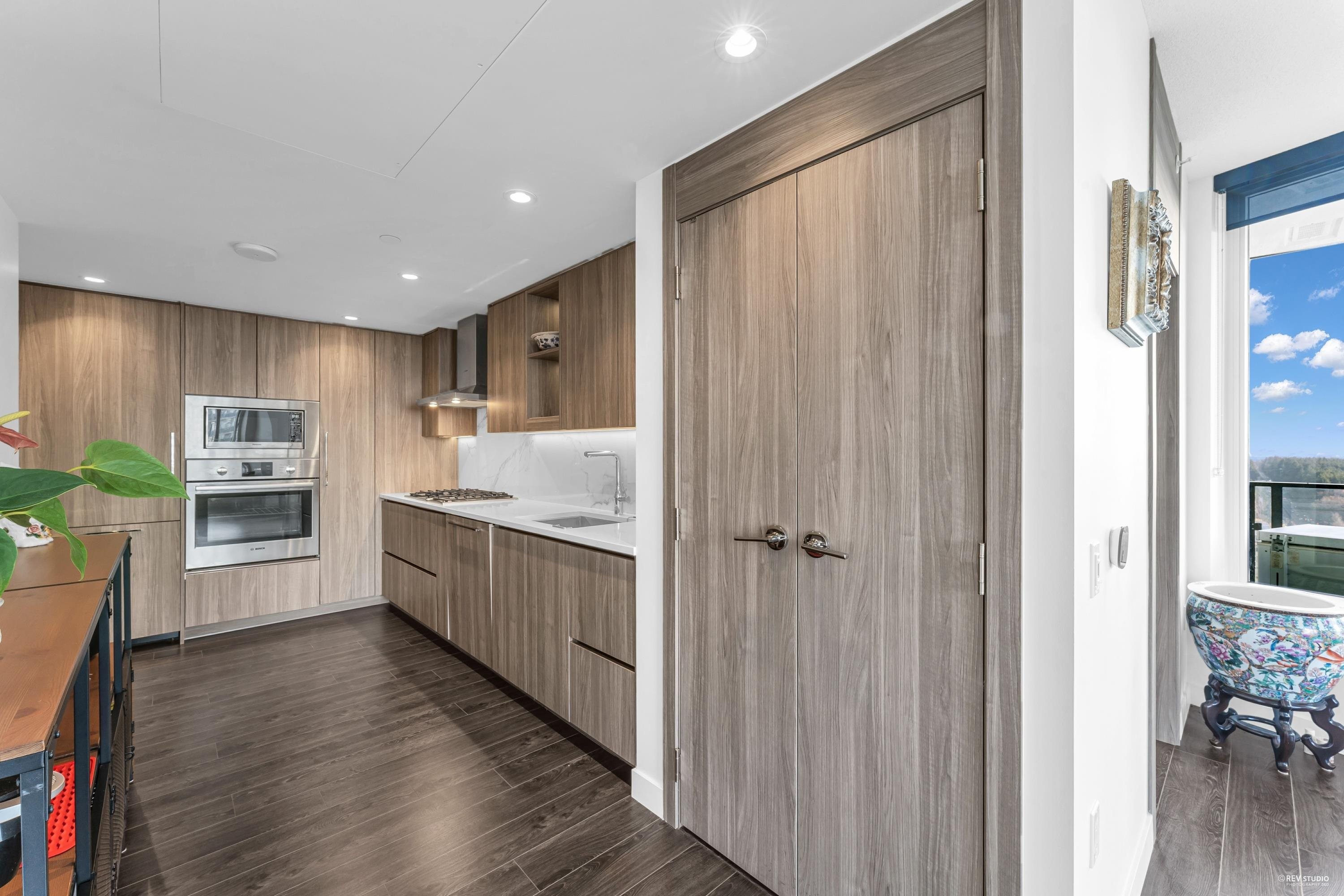 2710-9887 Whalley Boulevard, Surrey, BC