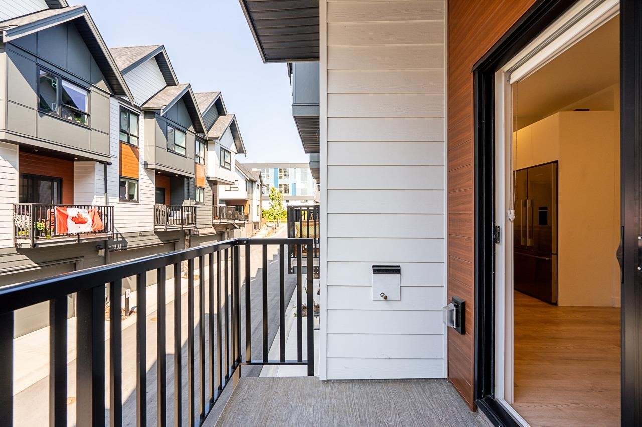 7-1959 165A Street, Surrey, BC