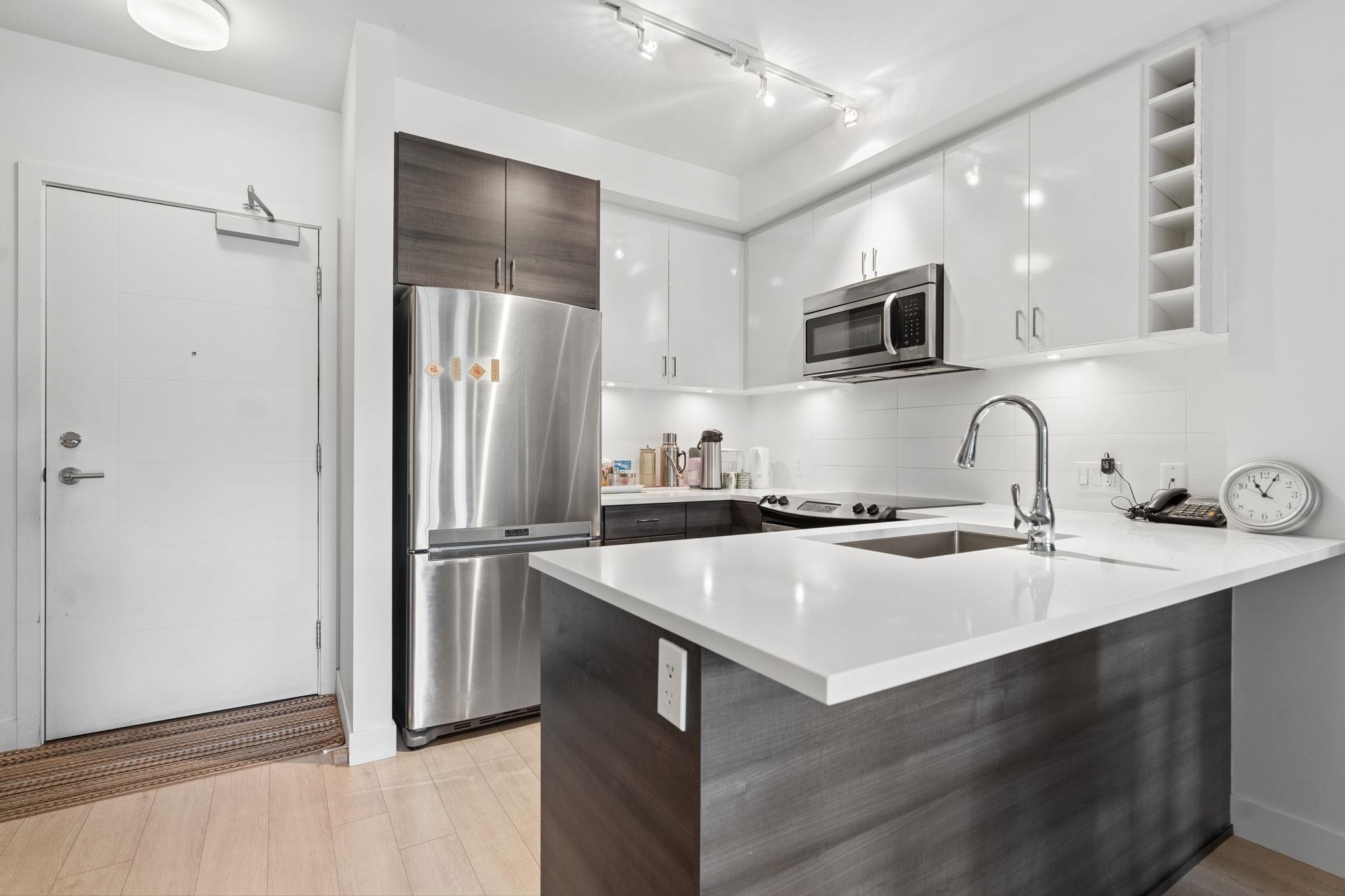 307-13919 Fraser Highway, Surrey, BC