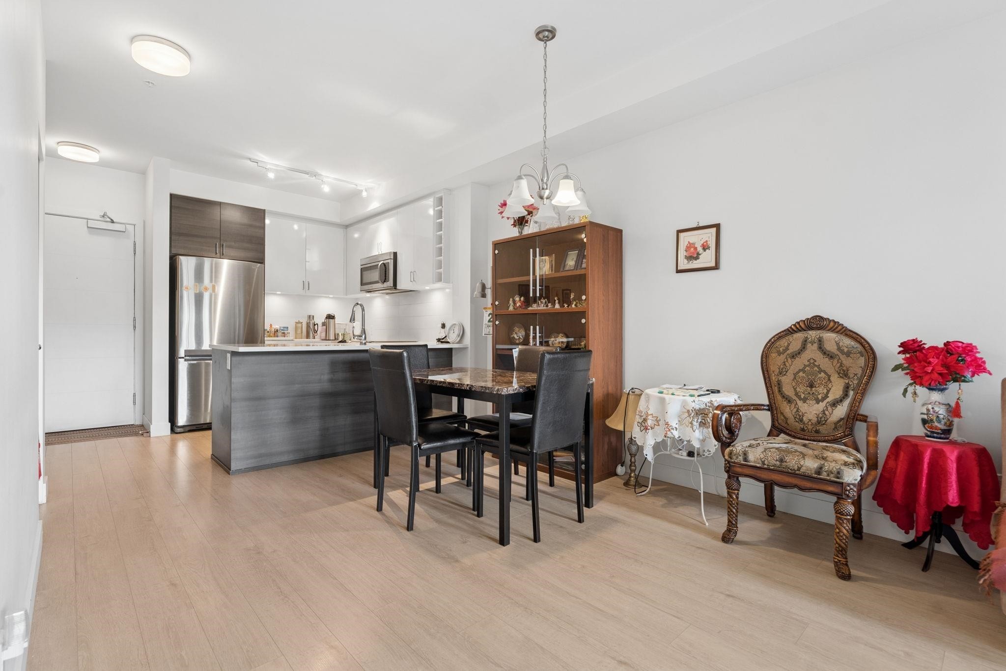 307-13919 Fraser Highway, Surrey, BC