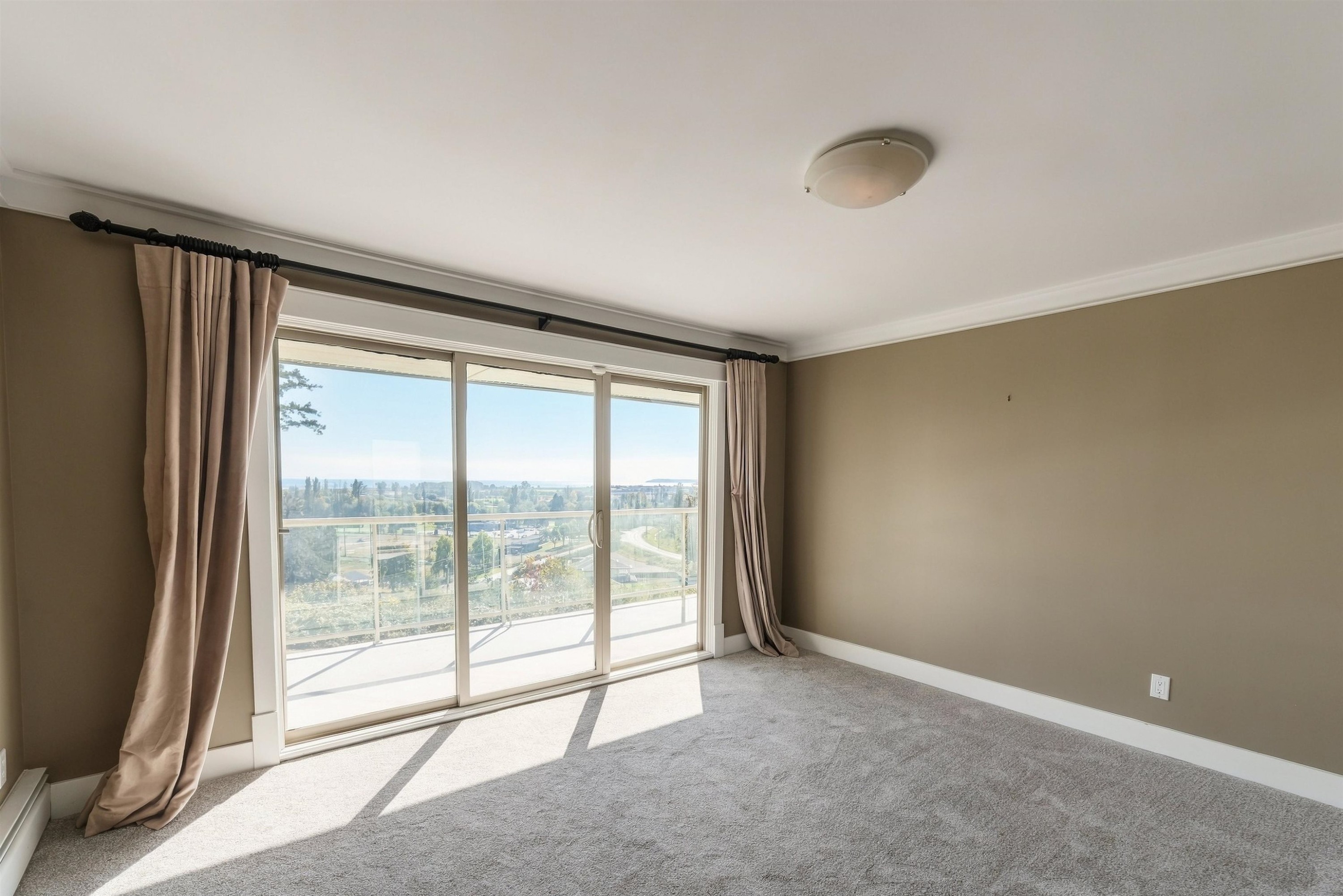 5575 Fairlight Crescent, Delta, BC