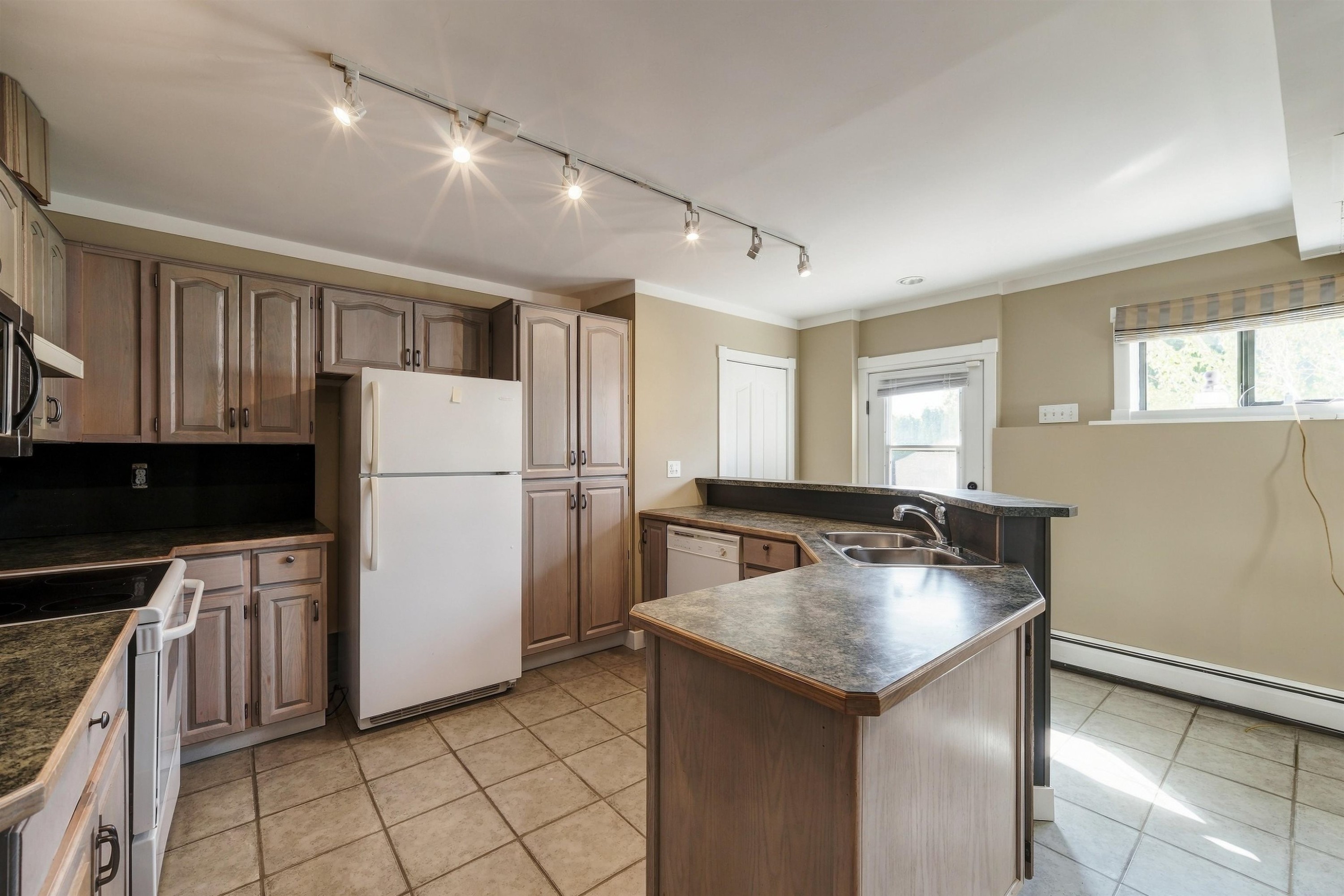 5575 Fairlight Crescent, Delta, BC