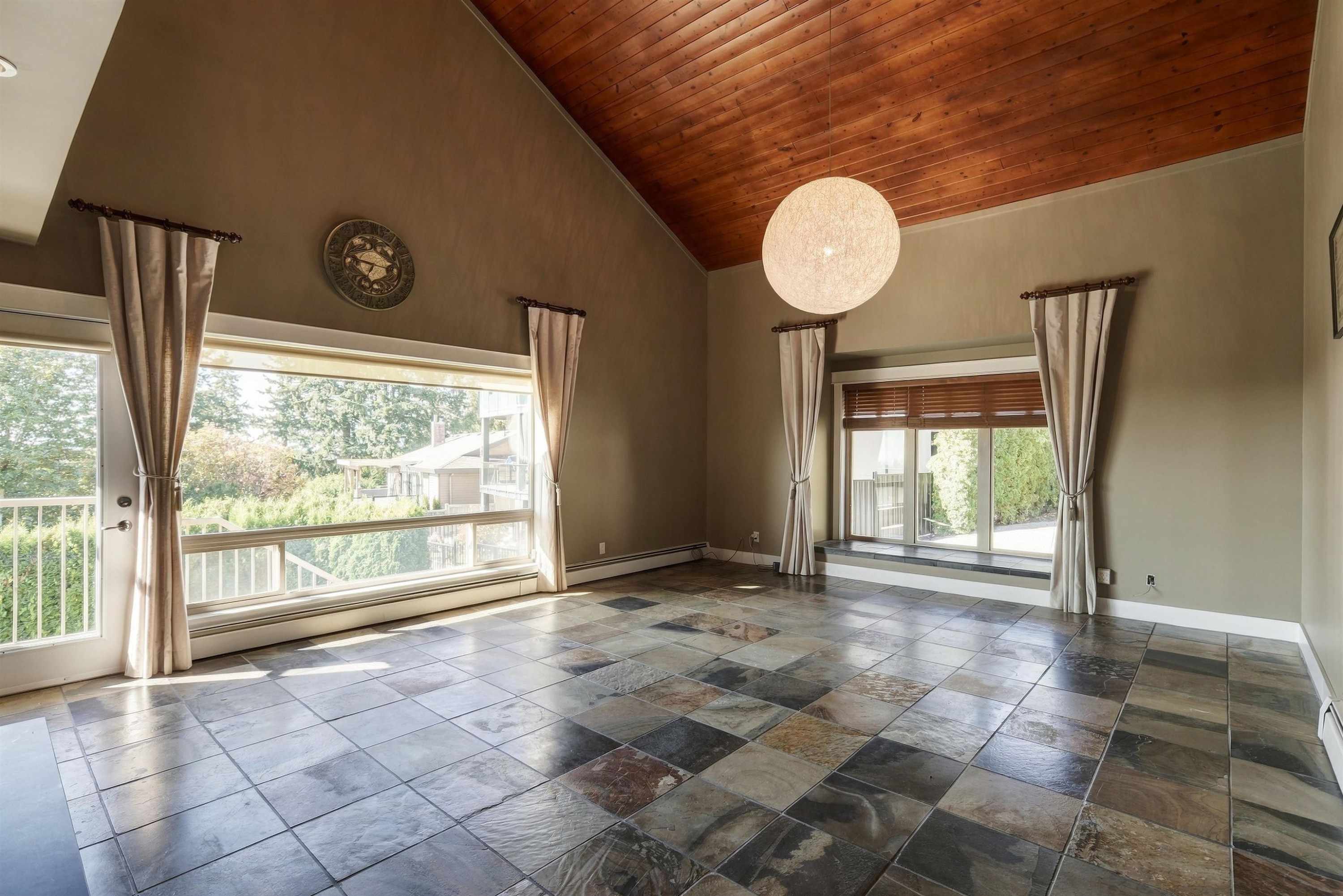 5575 Fairlight Crescent, Delta, BC