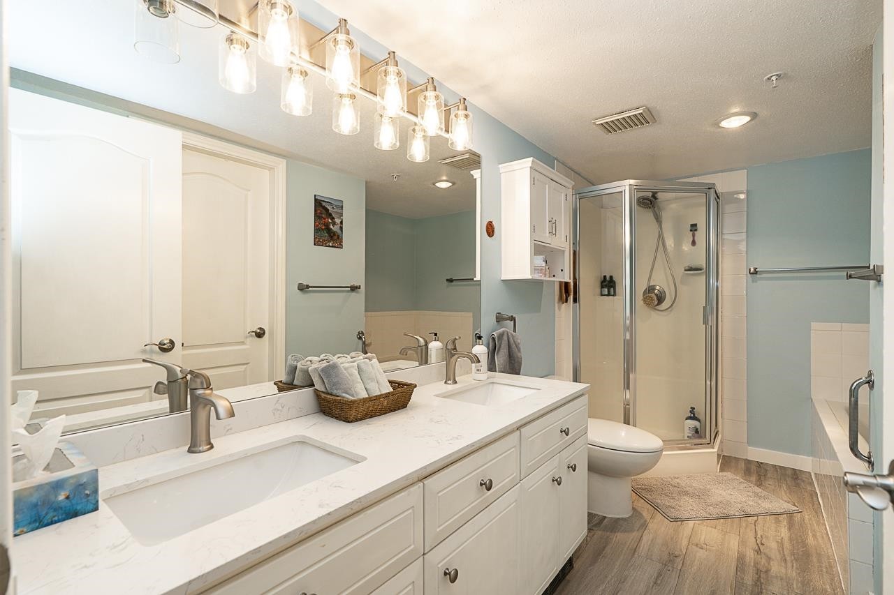 201-1440 George Street, White Rock, BC