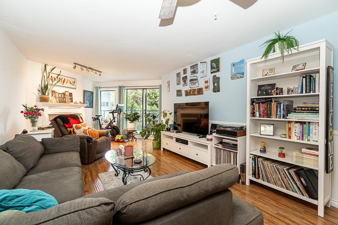 201-1440 George Street, White Rock, BC