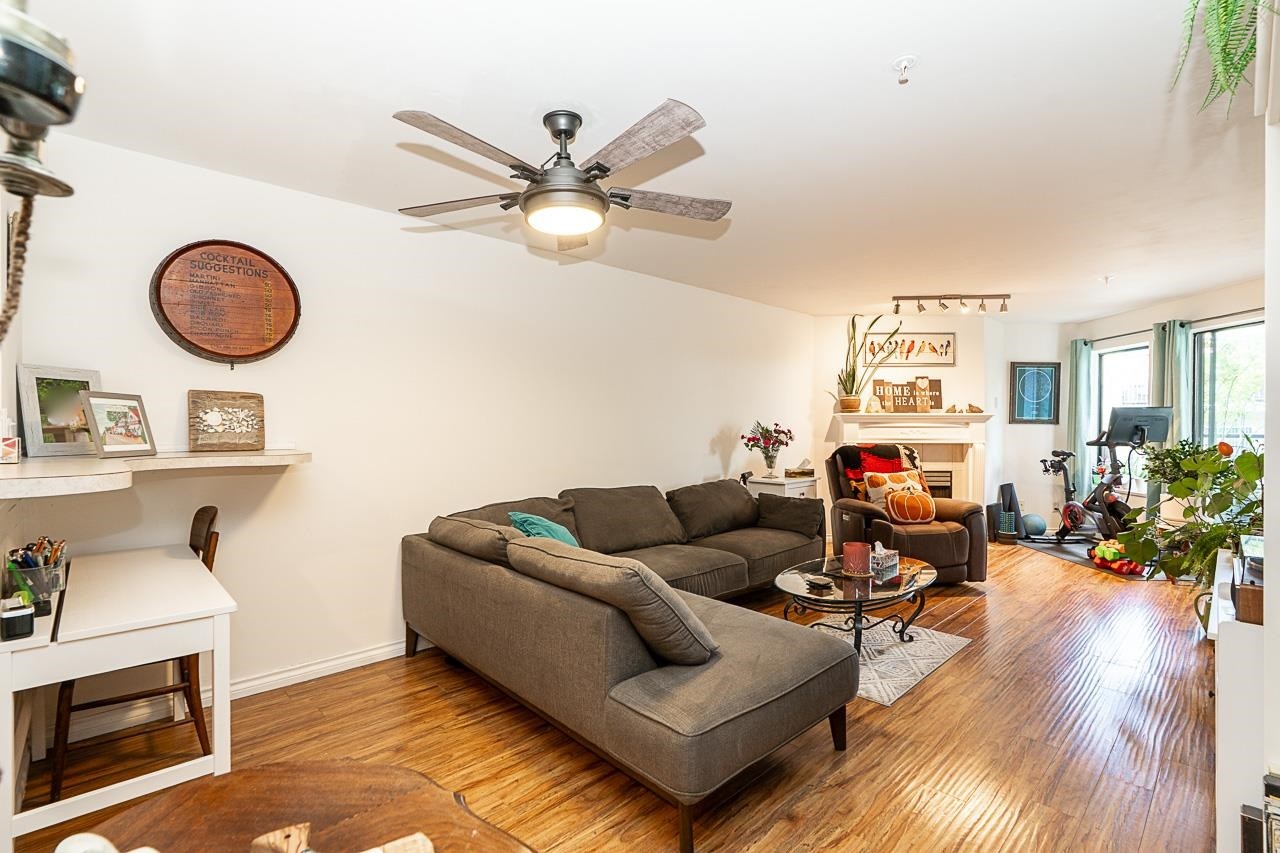 201-1440 George Street, White Rock, BC