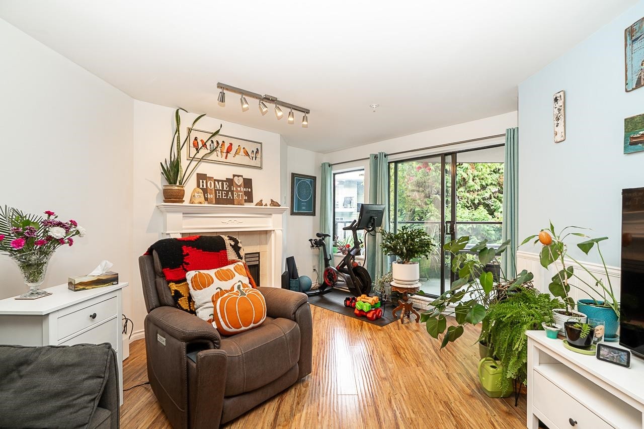 201-1440 George Street, White Rock, BC