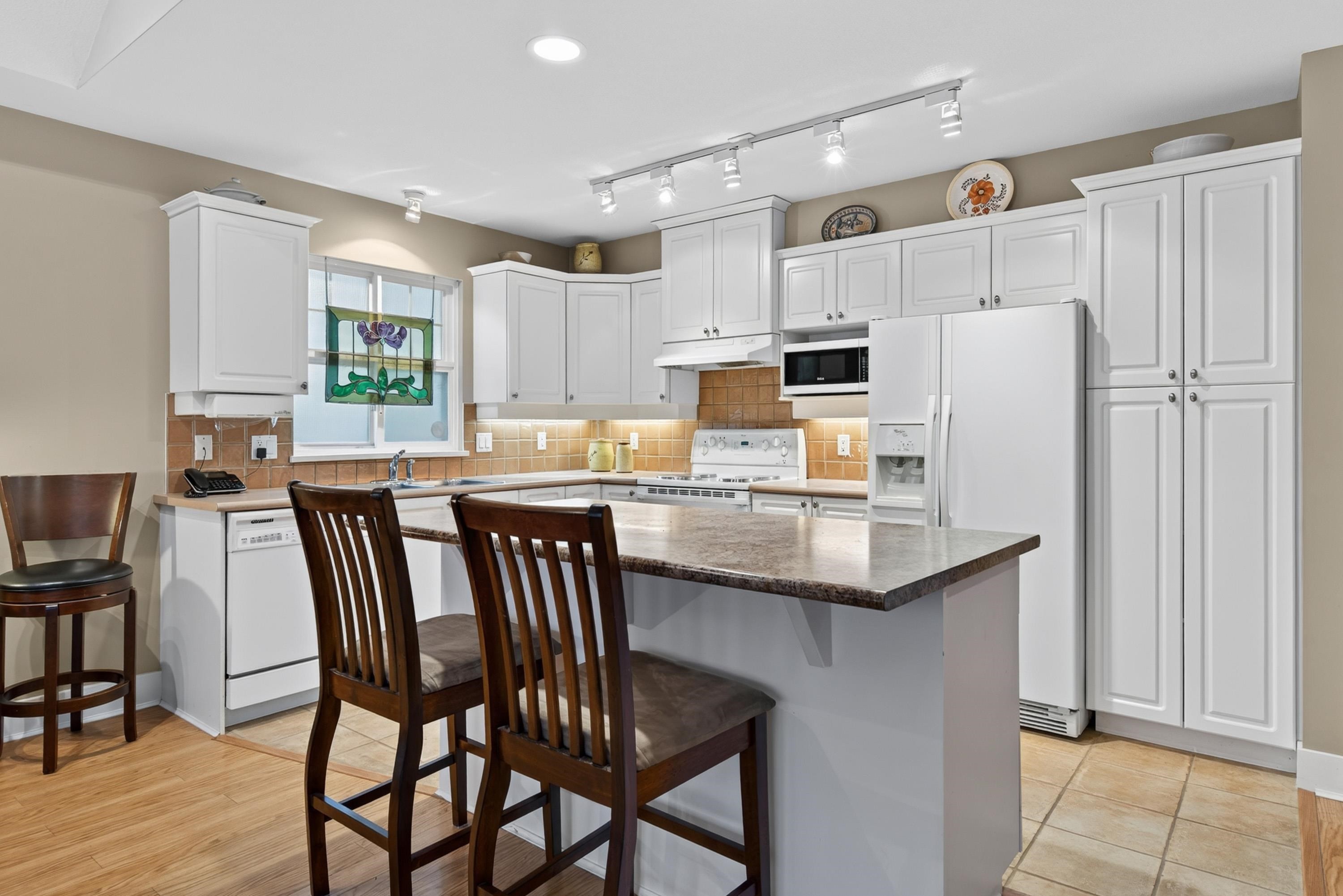 96-15500 Rosemary Heights Crescent, Surrey, BC