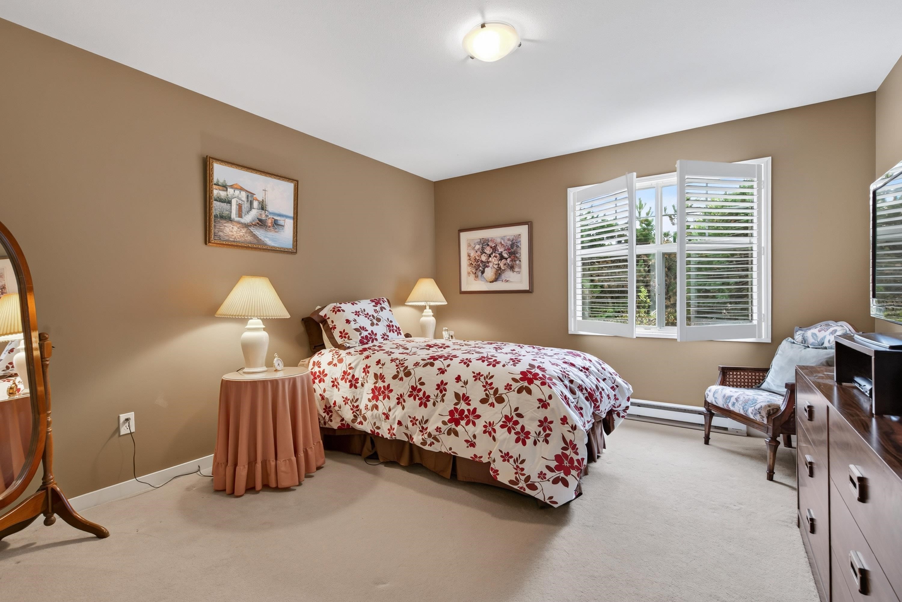 96-15500 Rosemary Heights Crescent, Surrey, BC