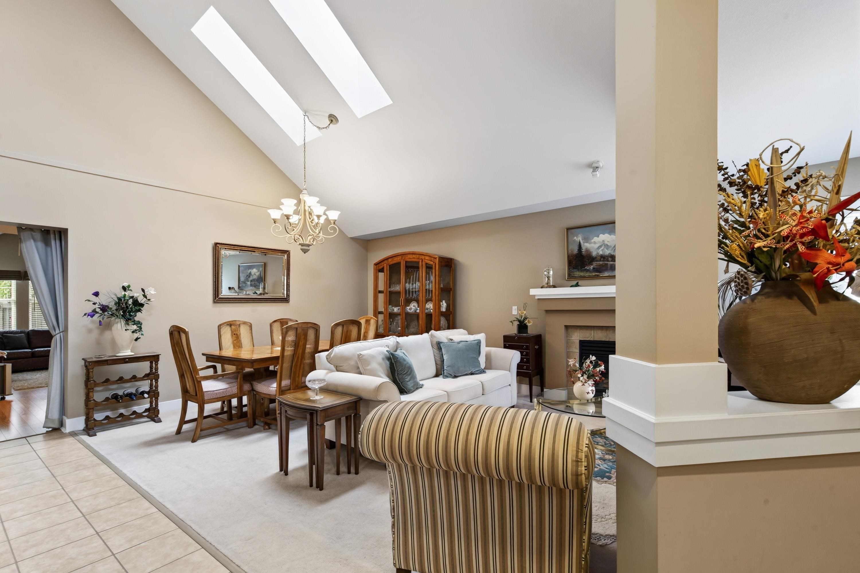 96-15500 Rosemary Heights Crescent, Surrey, BC