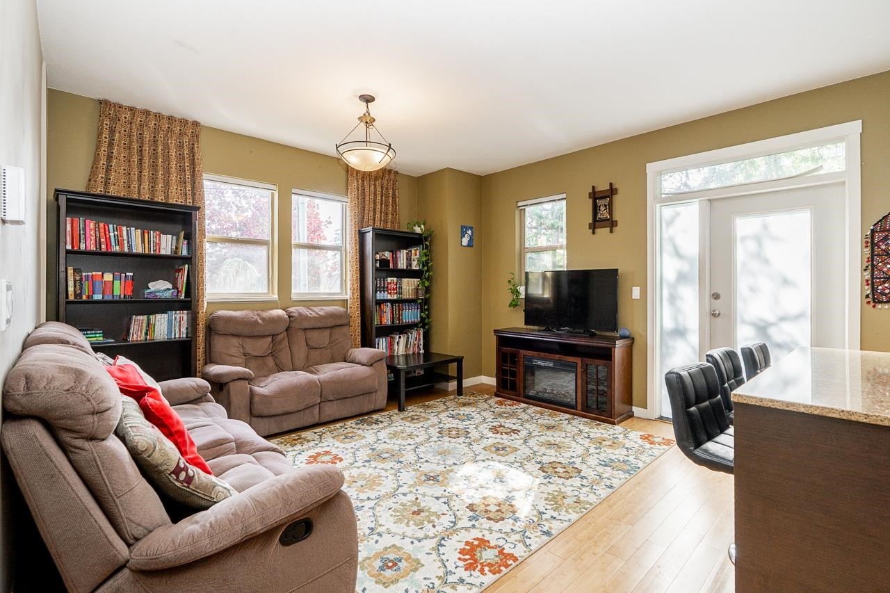 1-6033 168 Street, Surrey, BC