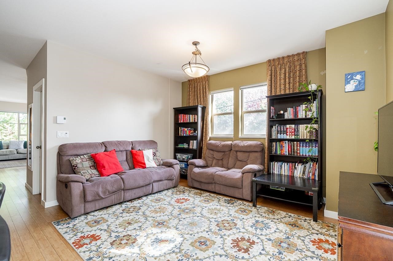 1-6033 168 Street, Surrey, BC