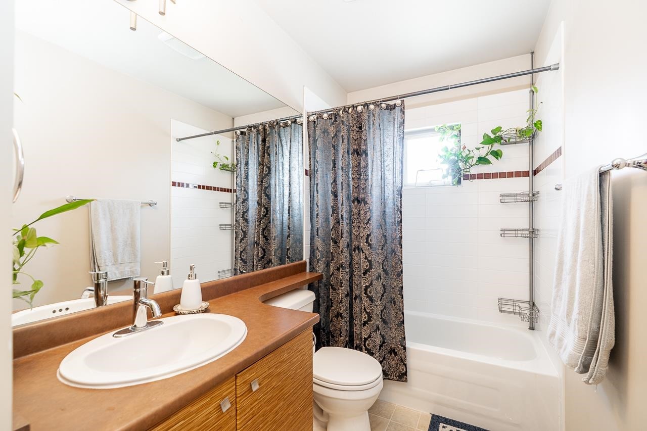 1-6033 168 Street, Surrey, BC