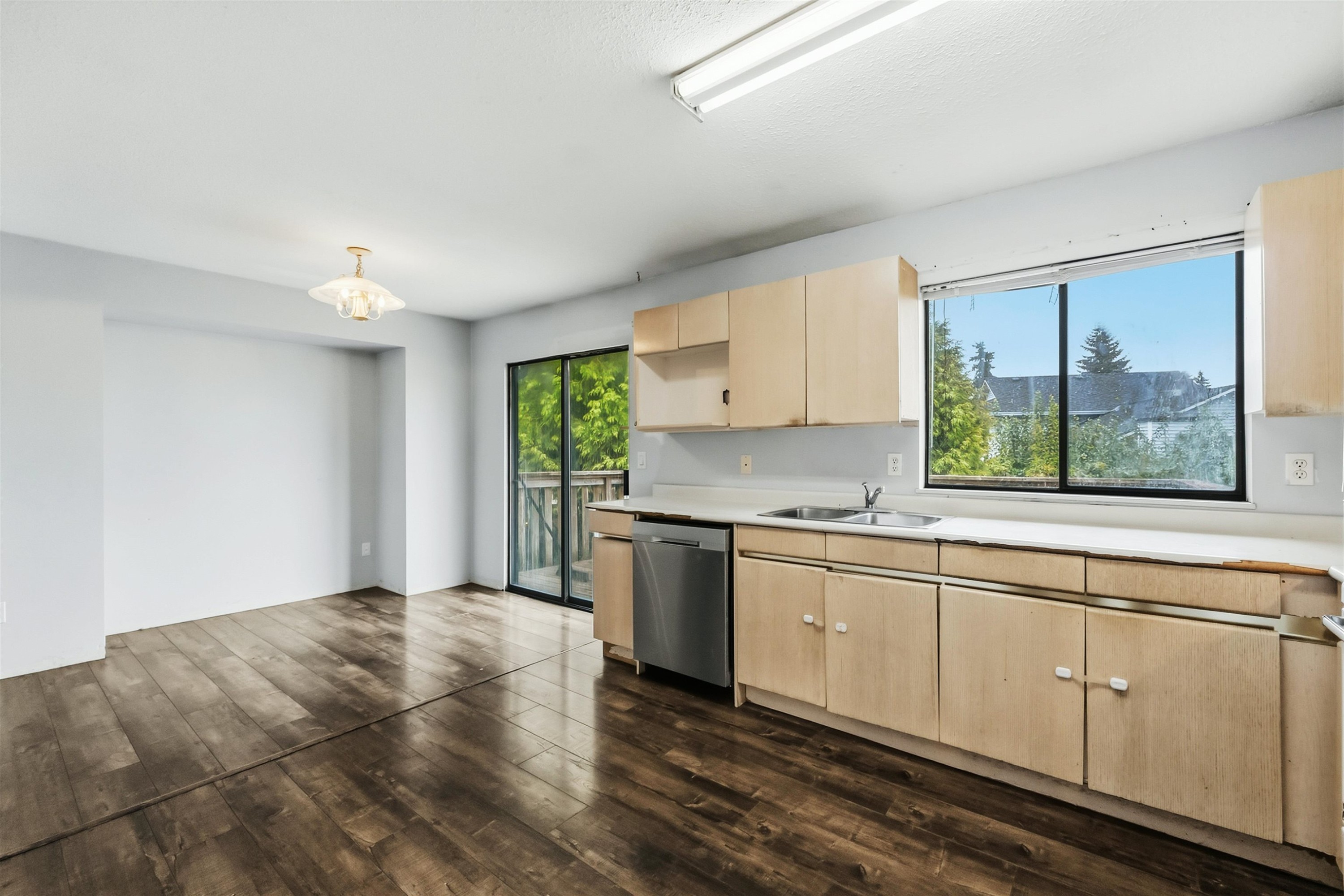7258 140A Street, Surrey, BC