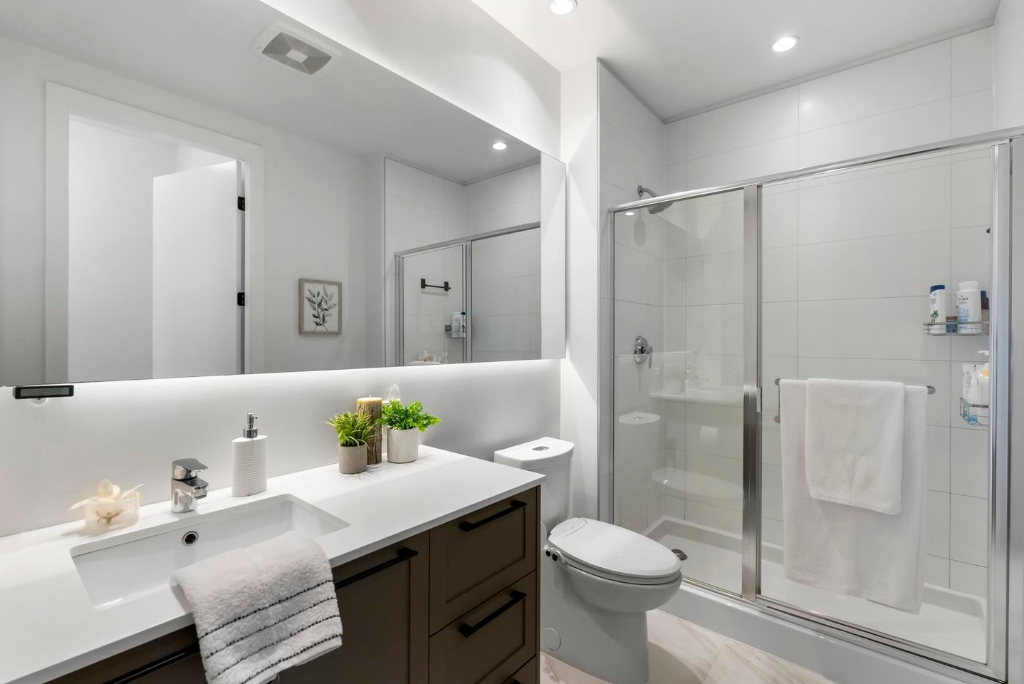216-13933 105 Boulevard, Surrey, BC