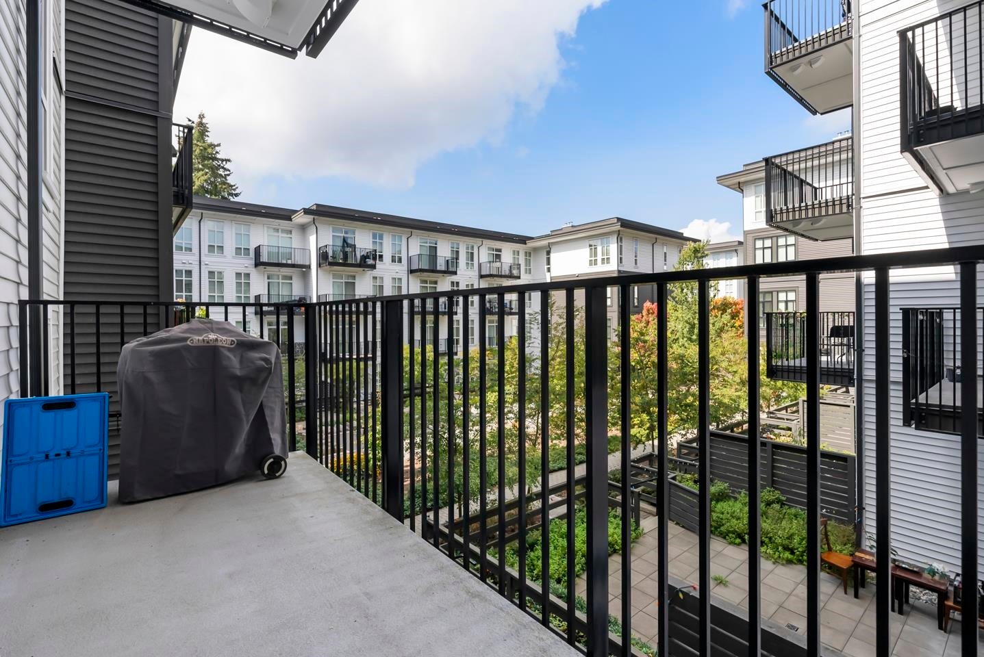 216-13933 105 Boulevard, Surrey, BC