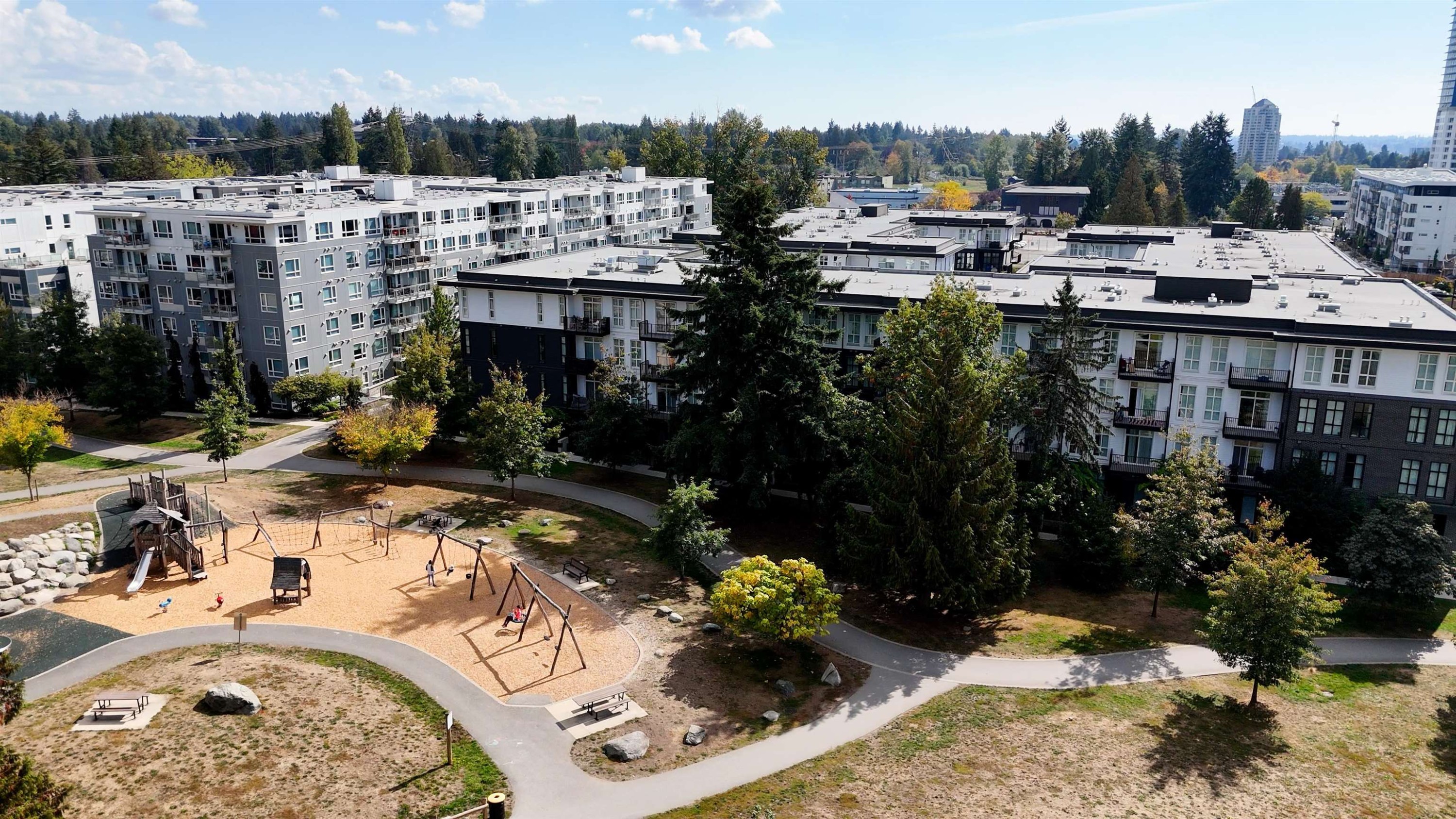 216-13933 105 Boulevard, Surrey, BC