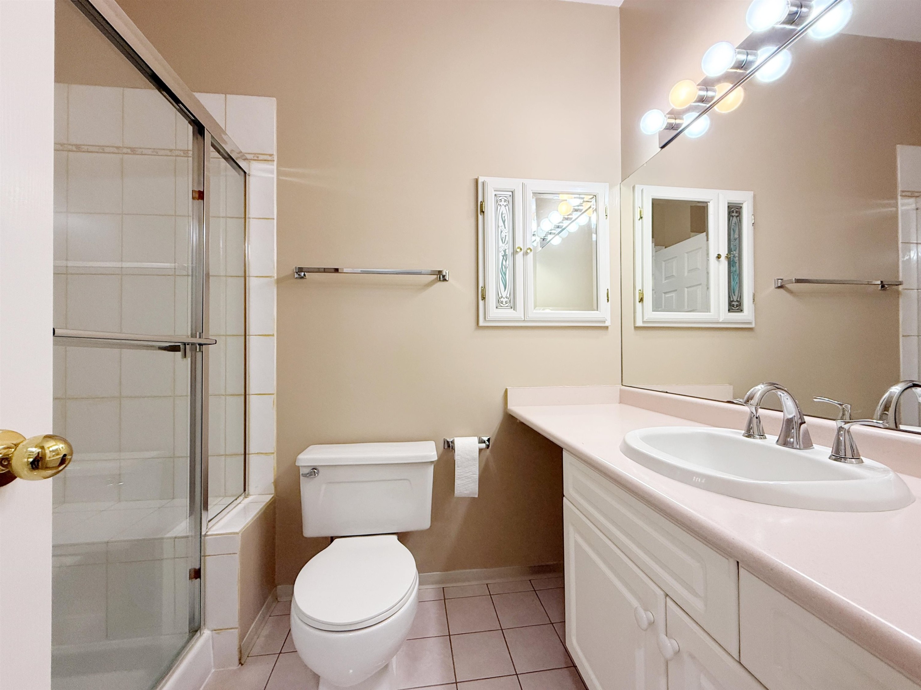 17-16325 82 Avenue, Surrey, BC